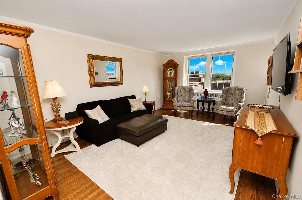 253 Garth Road, Unit 6F