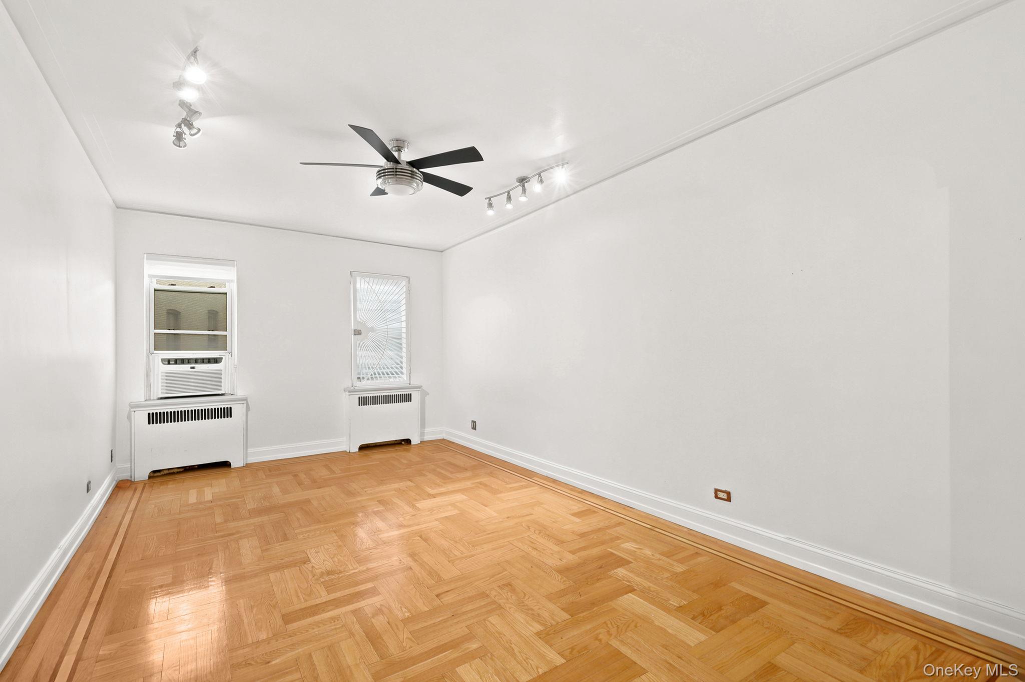2160 Bronx Park East, Unit 6J photo 9