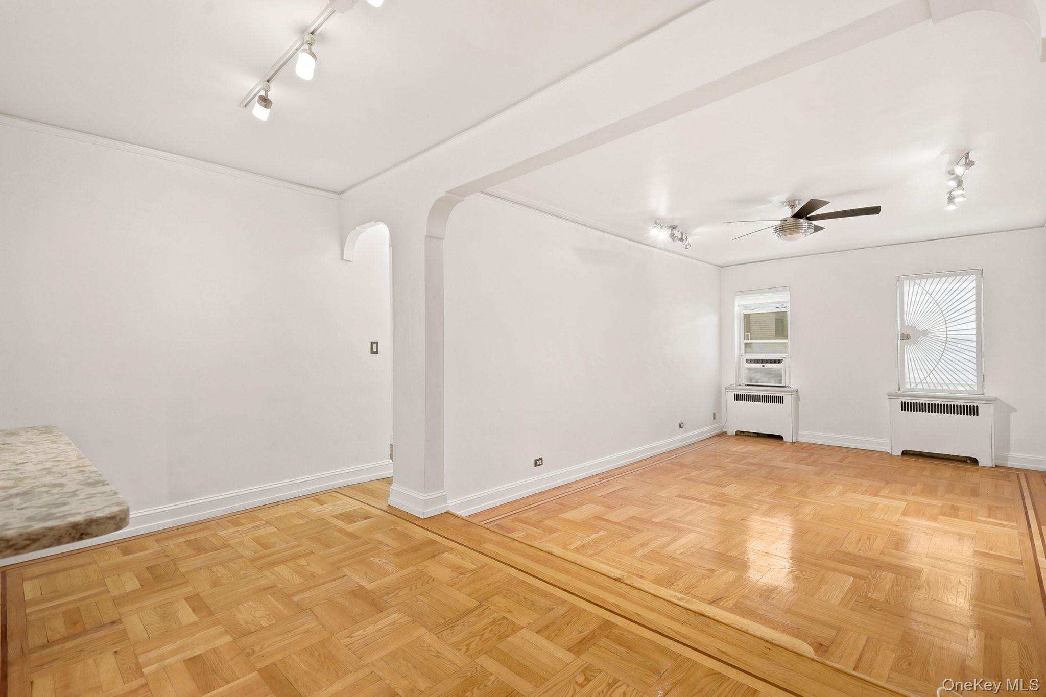 2160 Bronx Park East, Unit 6J photo 7