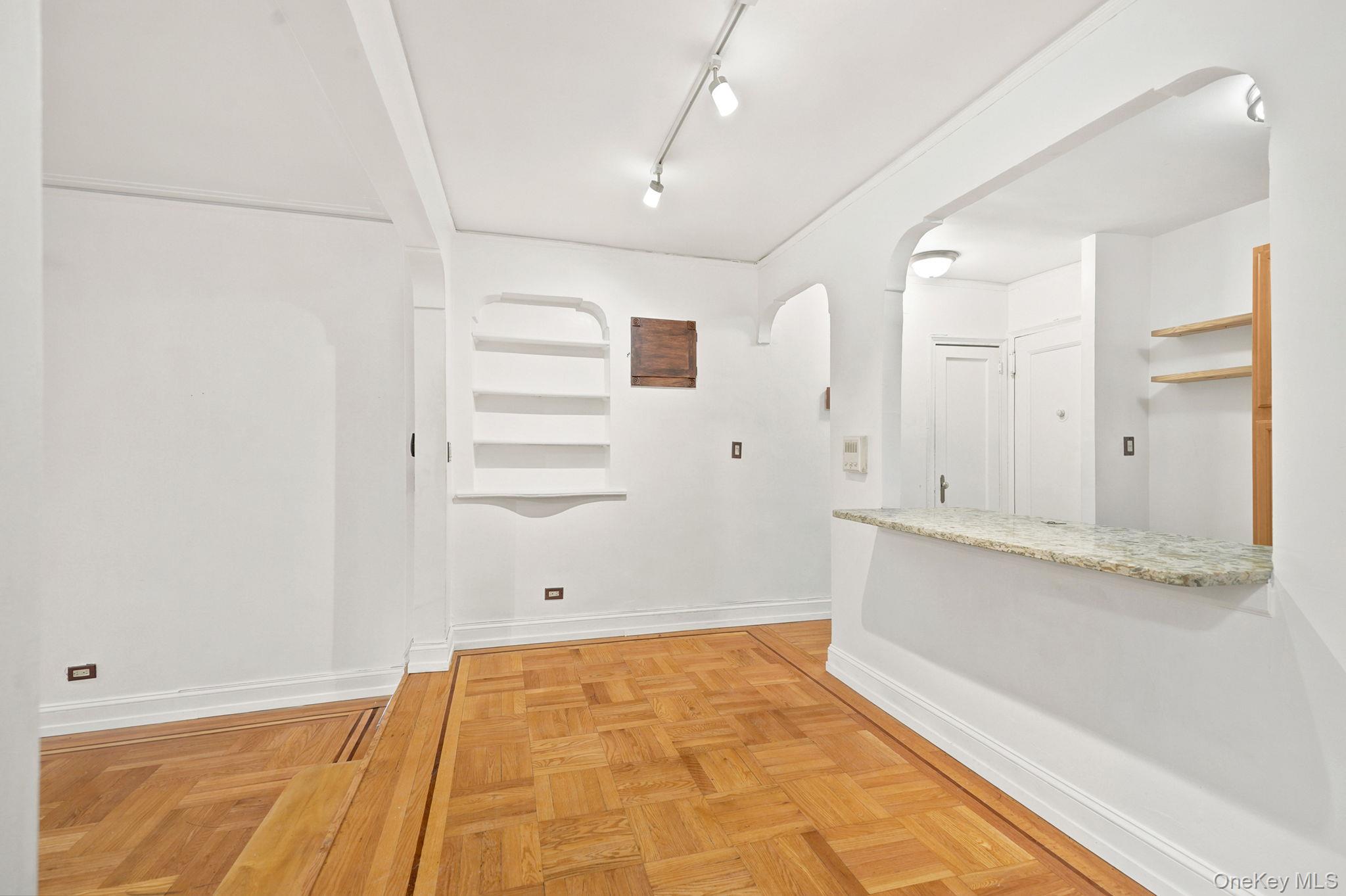 2160 Bronx Park East, Unit 6J photo 8
