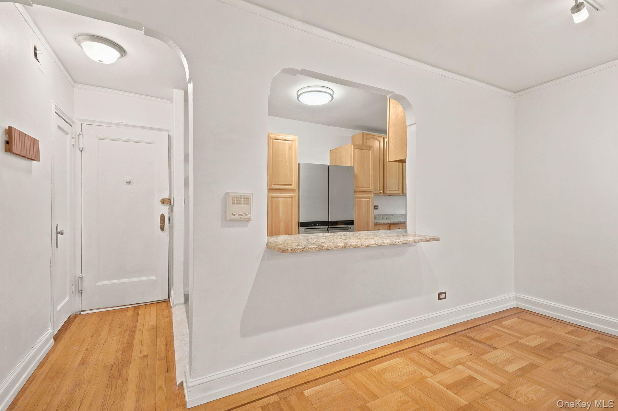 2160 Bronx Park East, Unit 6J photo 4