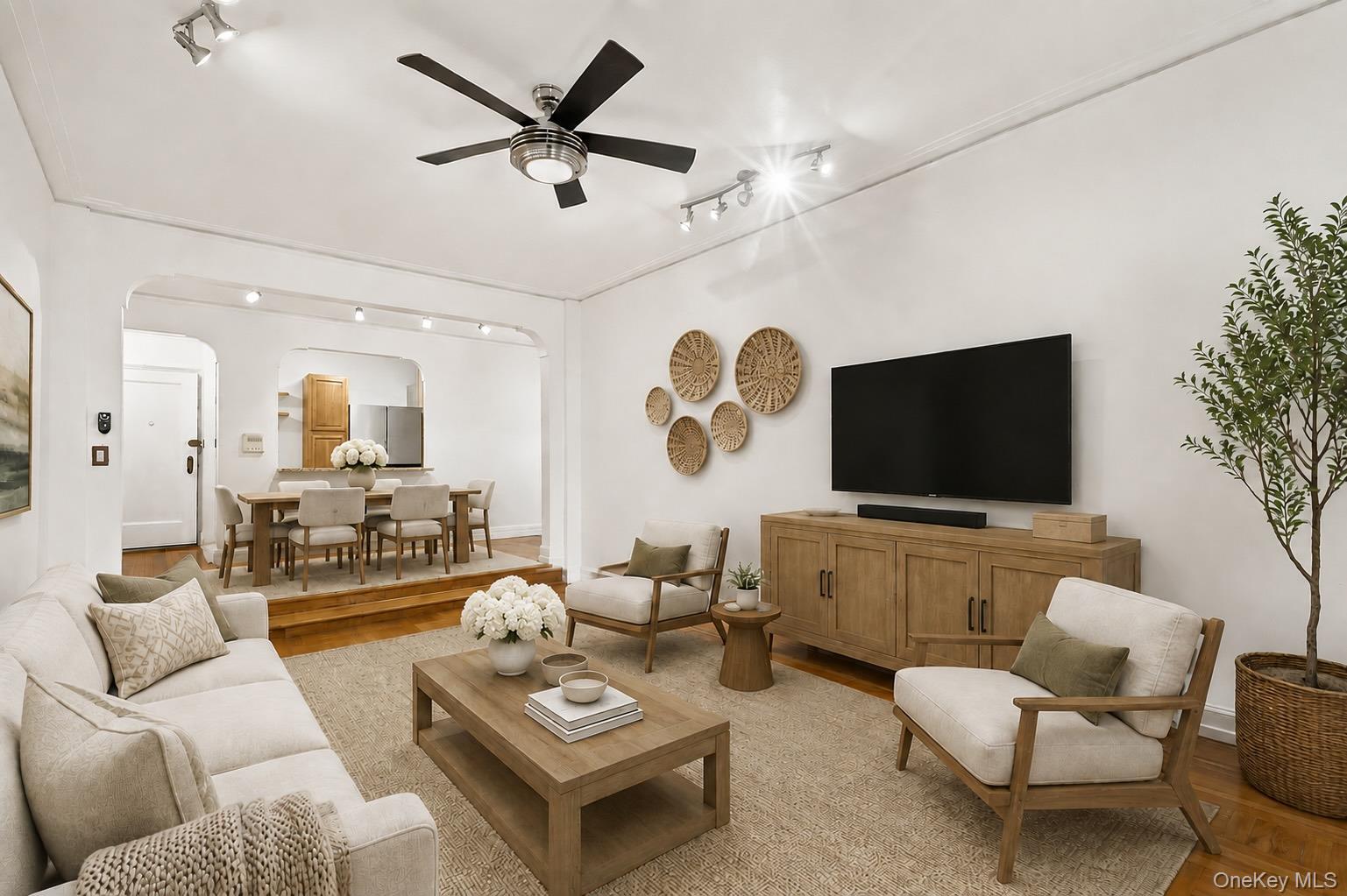 2160 Bronx Park East, Unit 6J photo 5