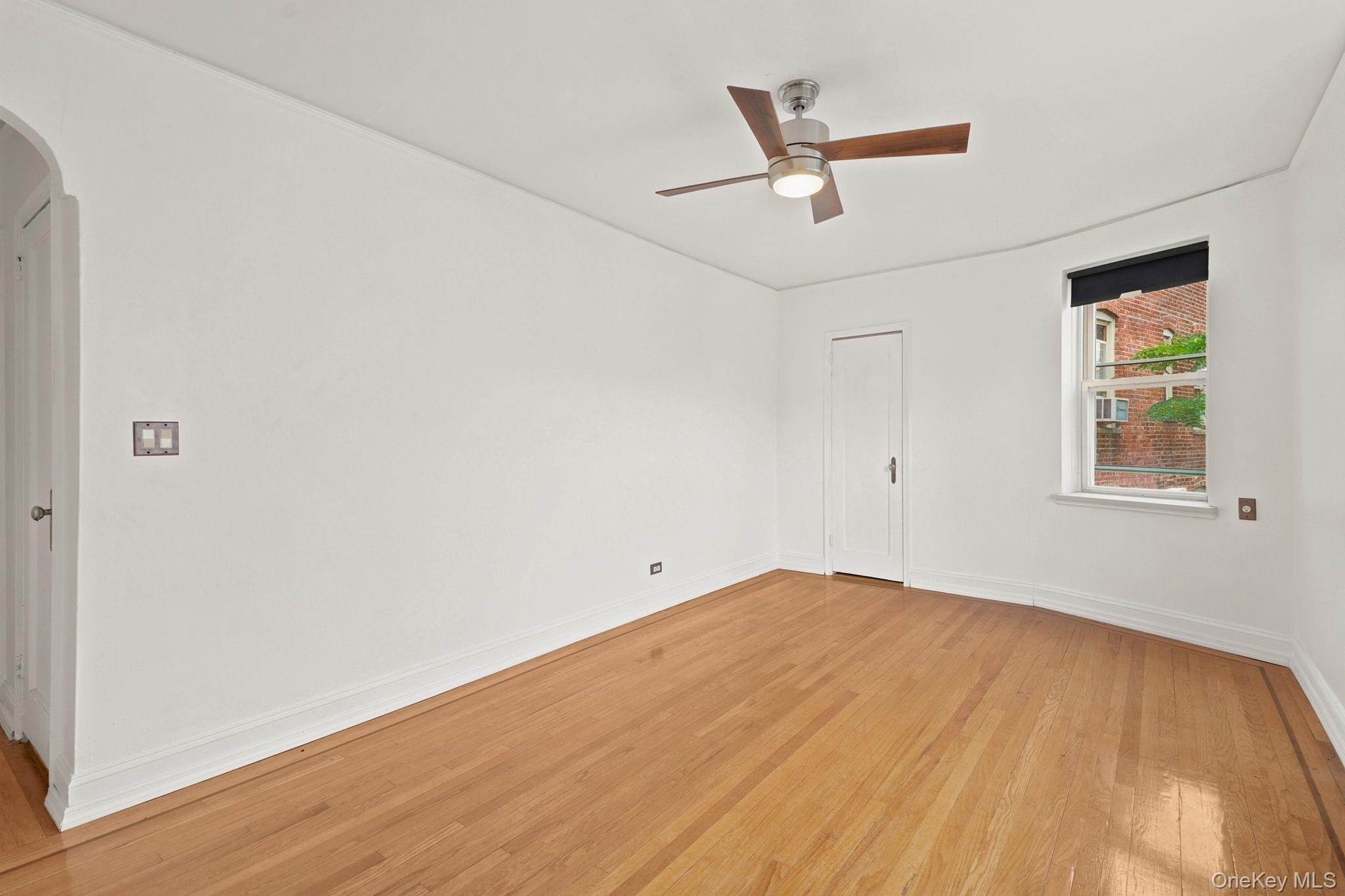 2160 Bronx Park East, Unit 6J photo 15