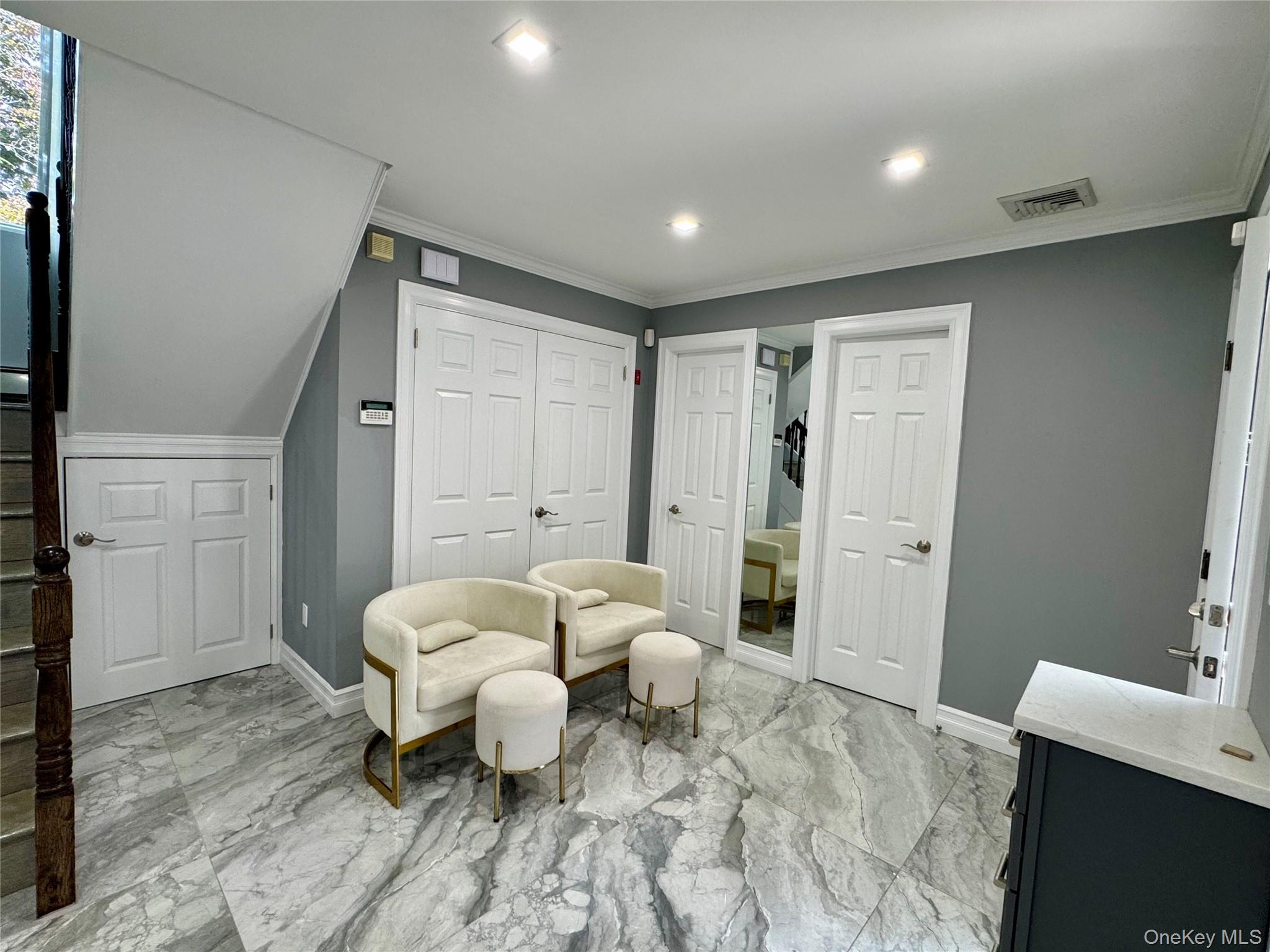 285 S Broadway, Unit D photo 9