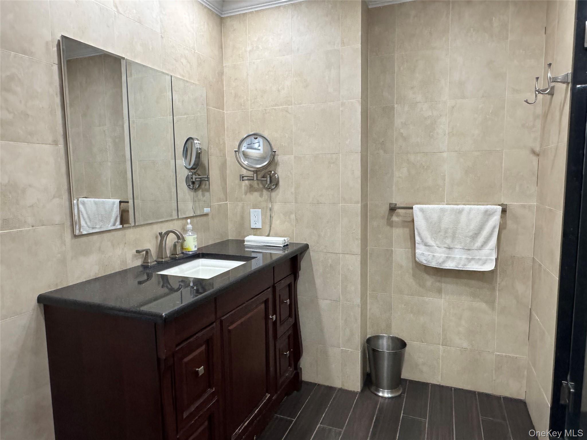 285 S Broadway, Unit D photo 14