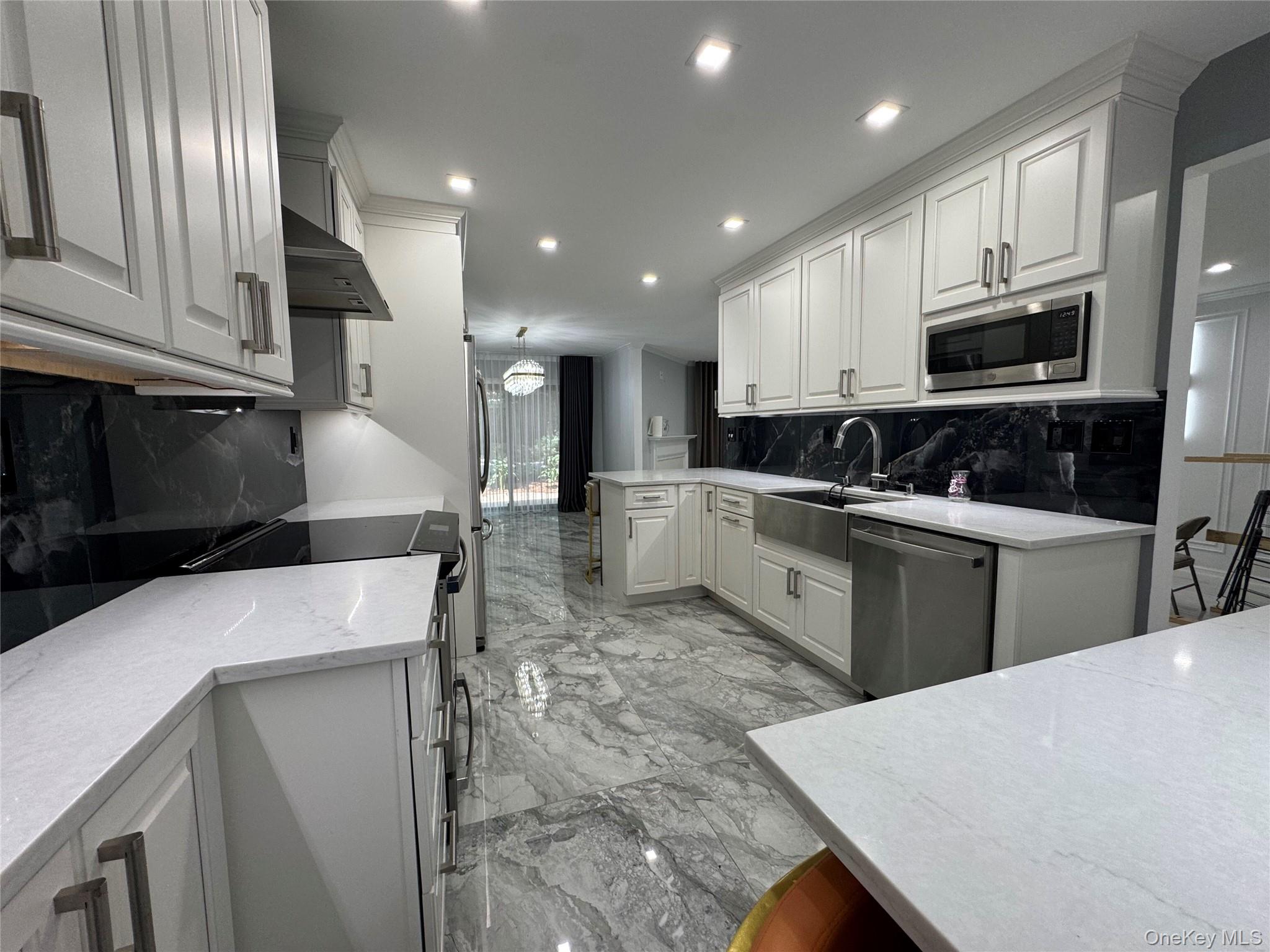 285 S Broadway, Unit D photo 3