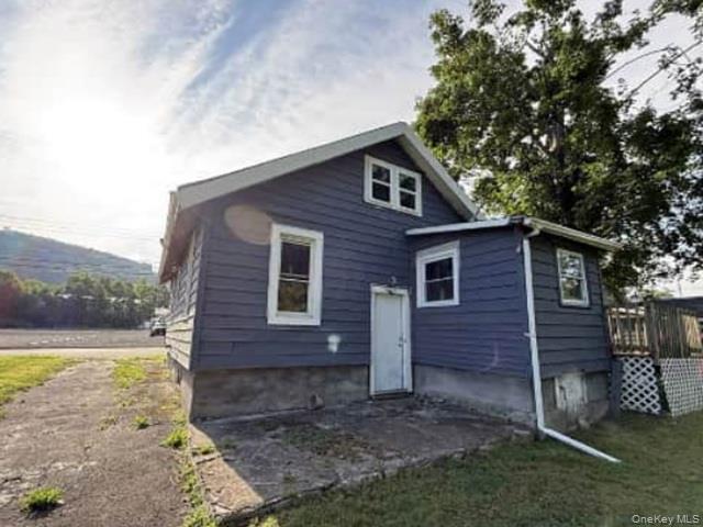 23 Travis Ave – For Sale photo 2