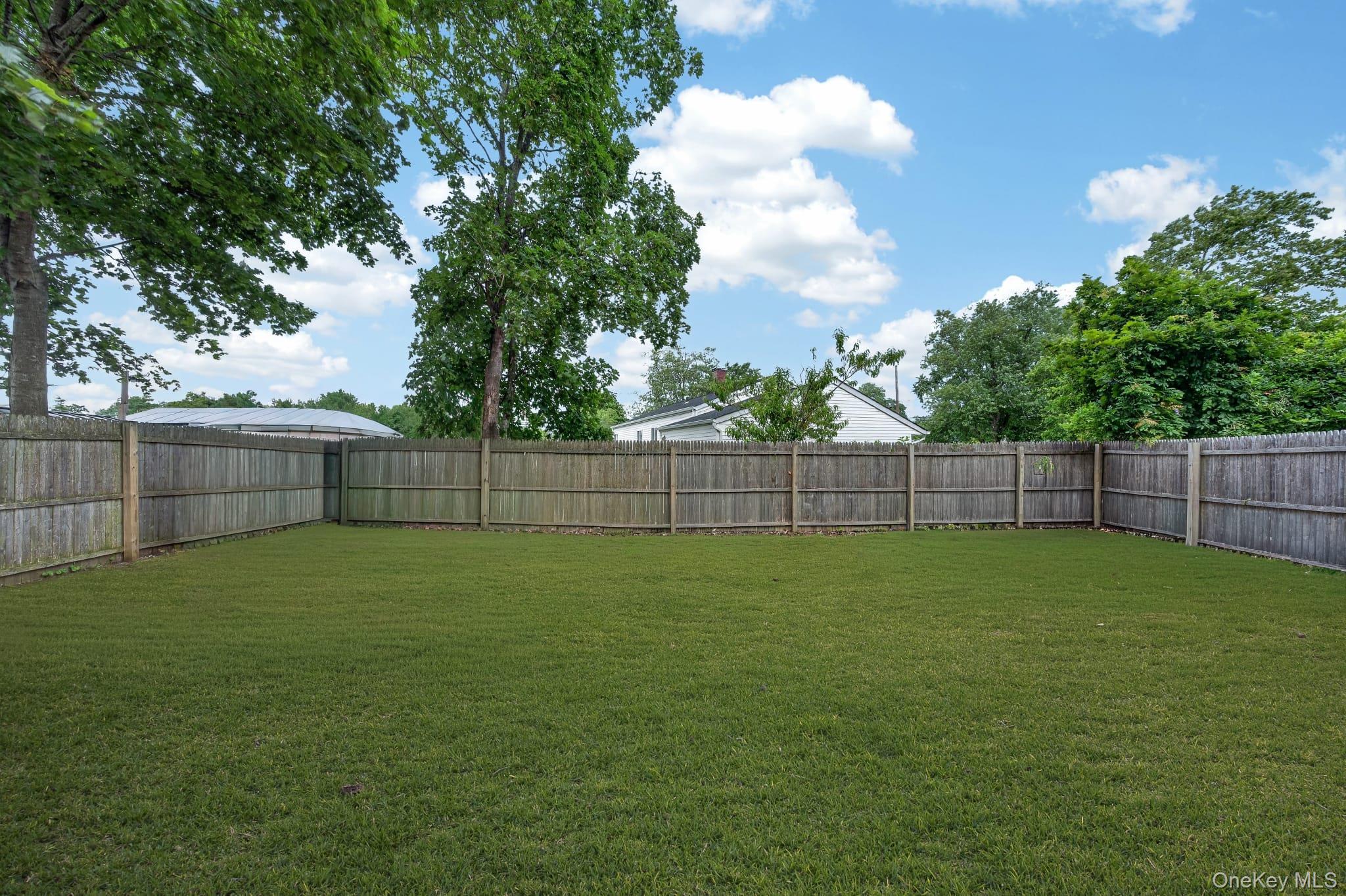 2602 Knickerbocker Avenue – For Sale photo 31