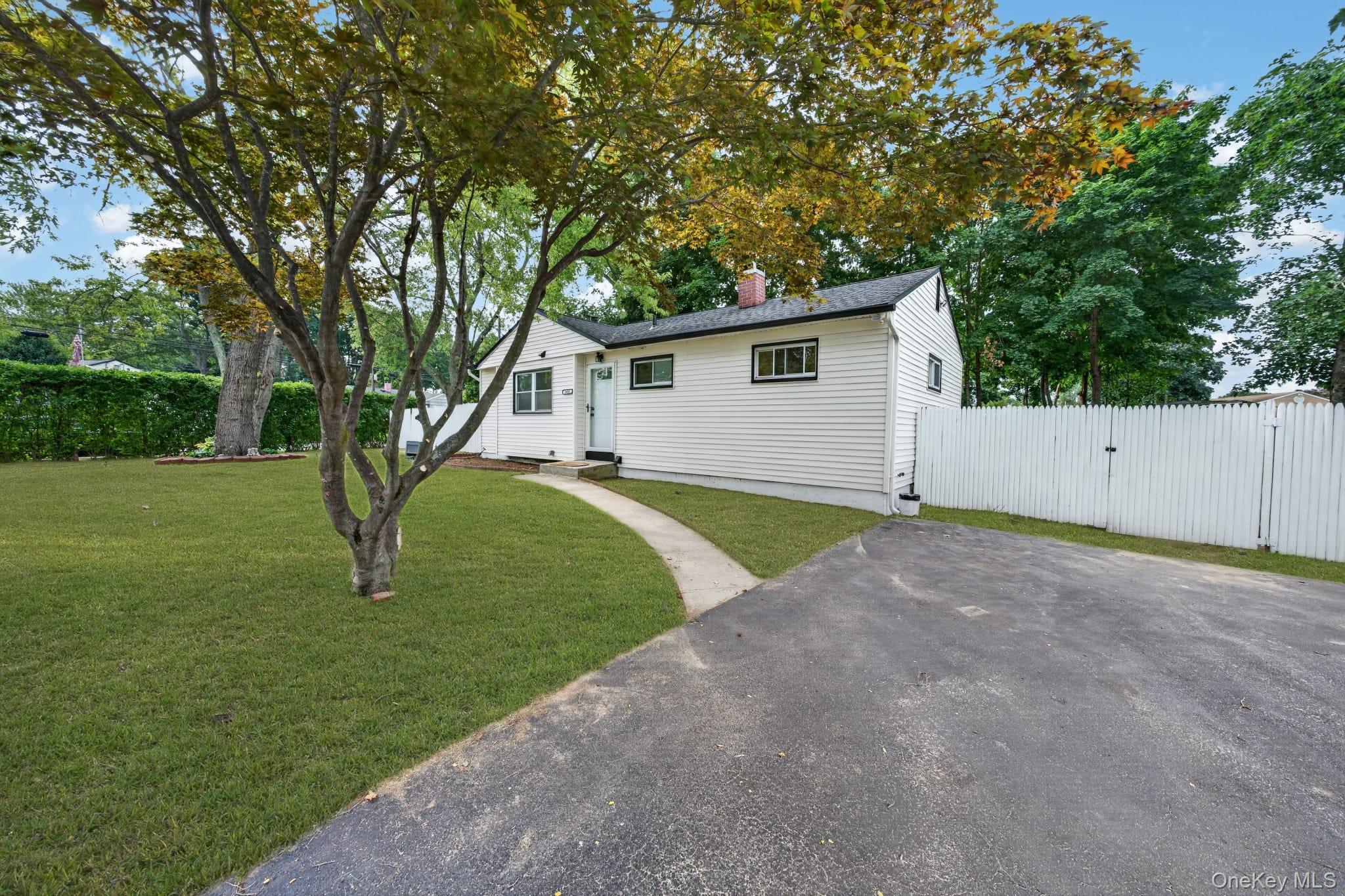 2602 Knickerbocker Avenue – For Sale