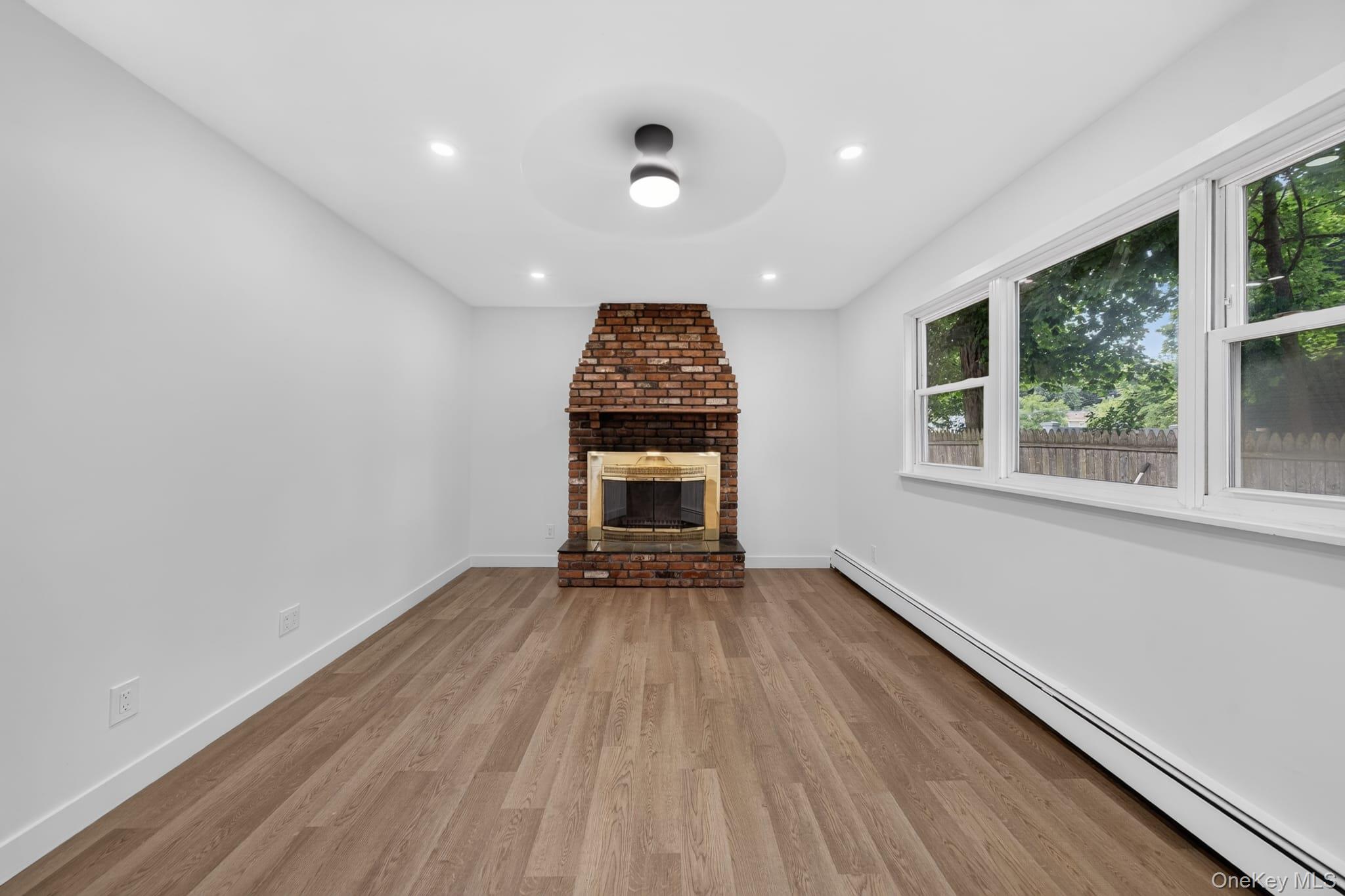 2602 Knickerbocker Avenue – For Sale photo 2