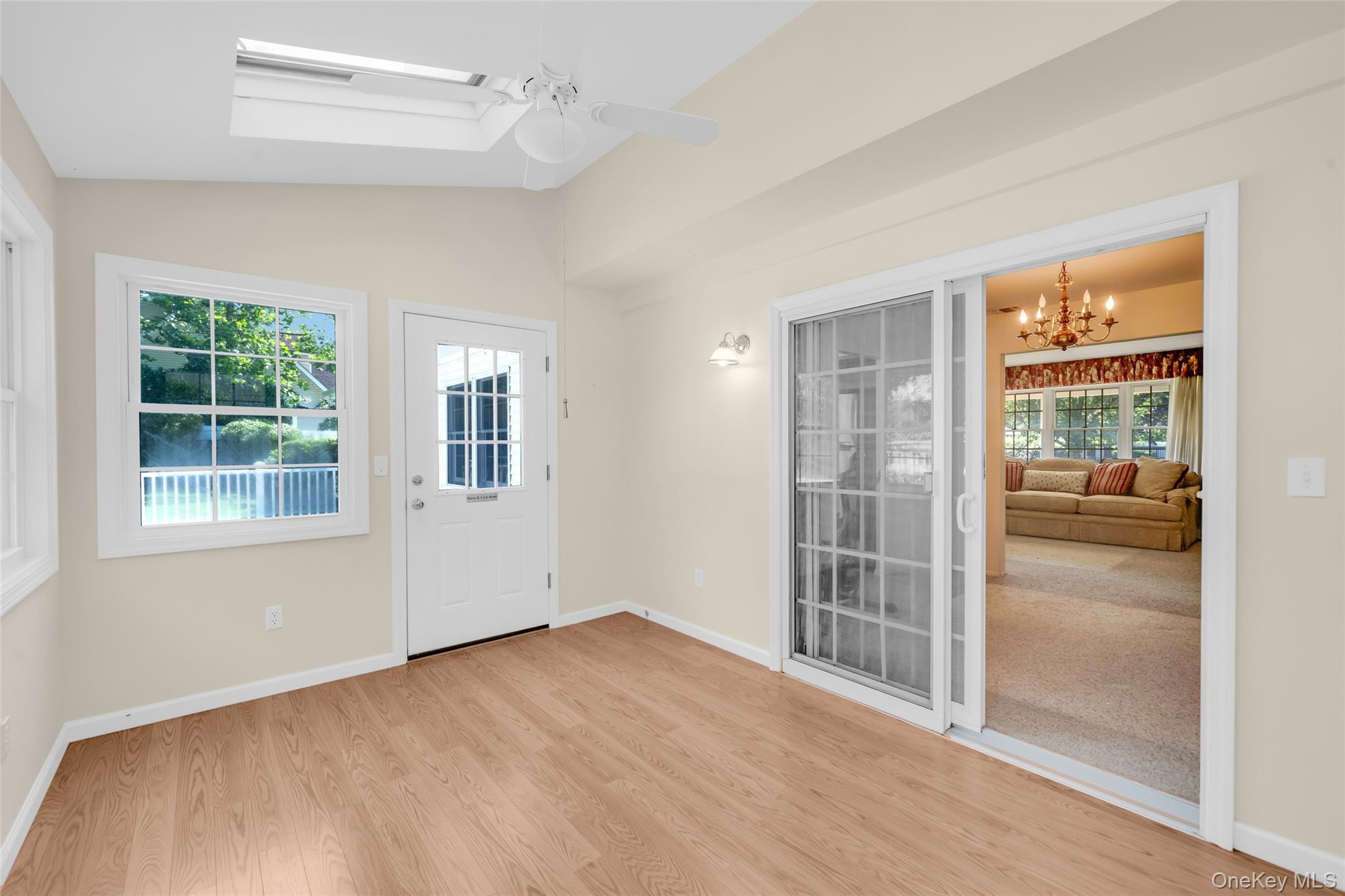35 Royalston Lane – For Sale photo 24