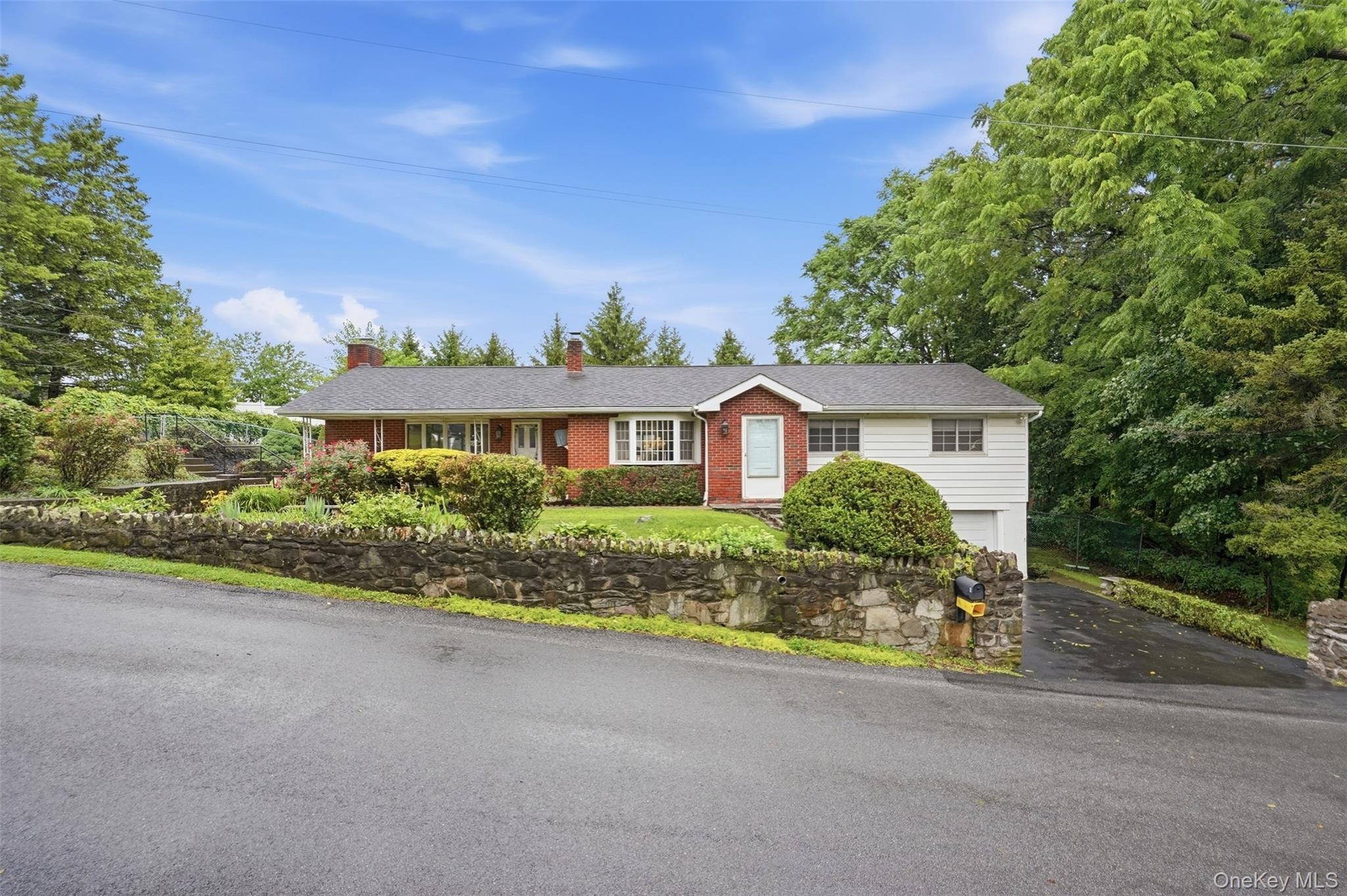 8 Boulder Road – For Sale