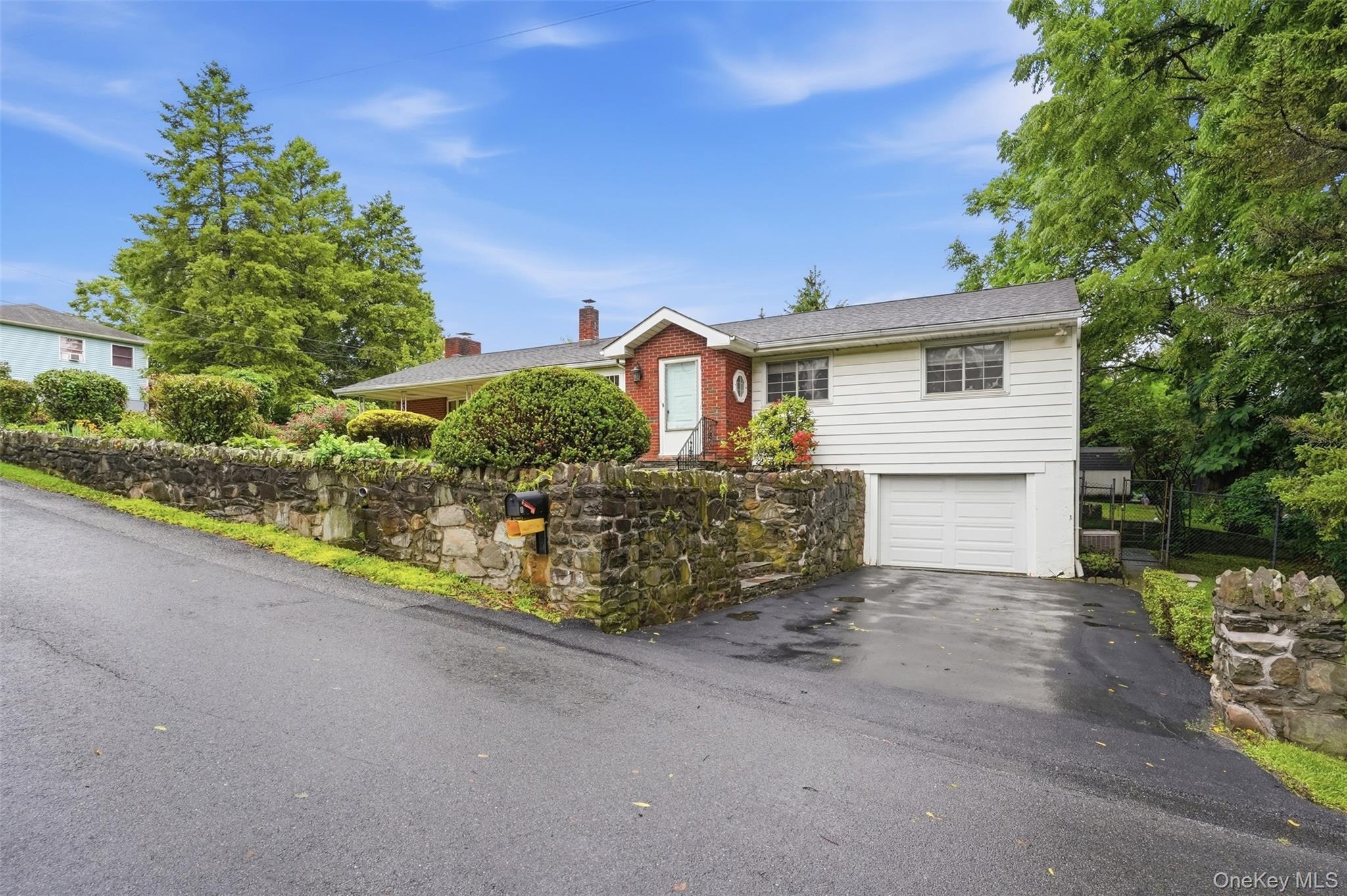 8 Boulder Road – For Sale photo 3