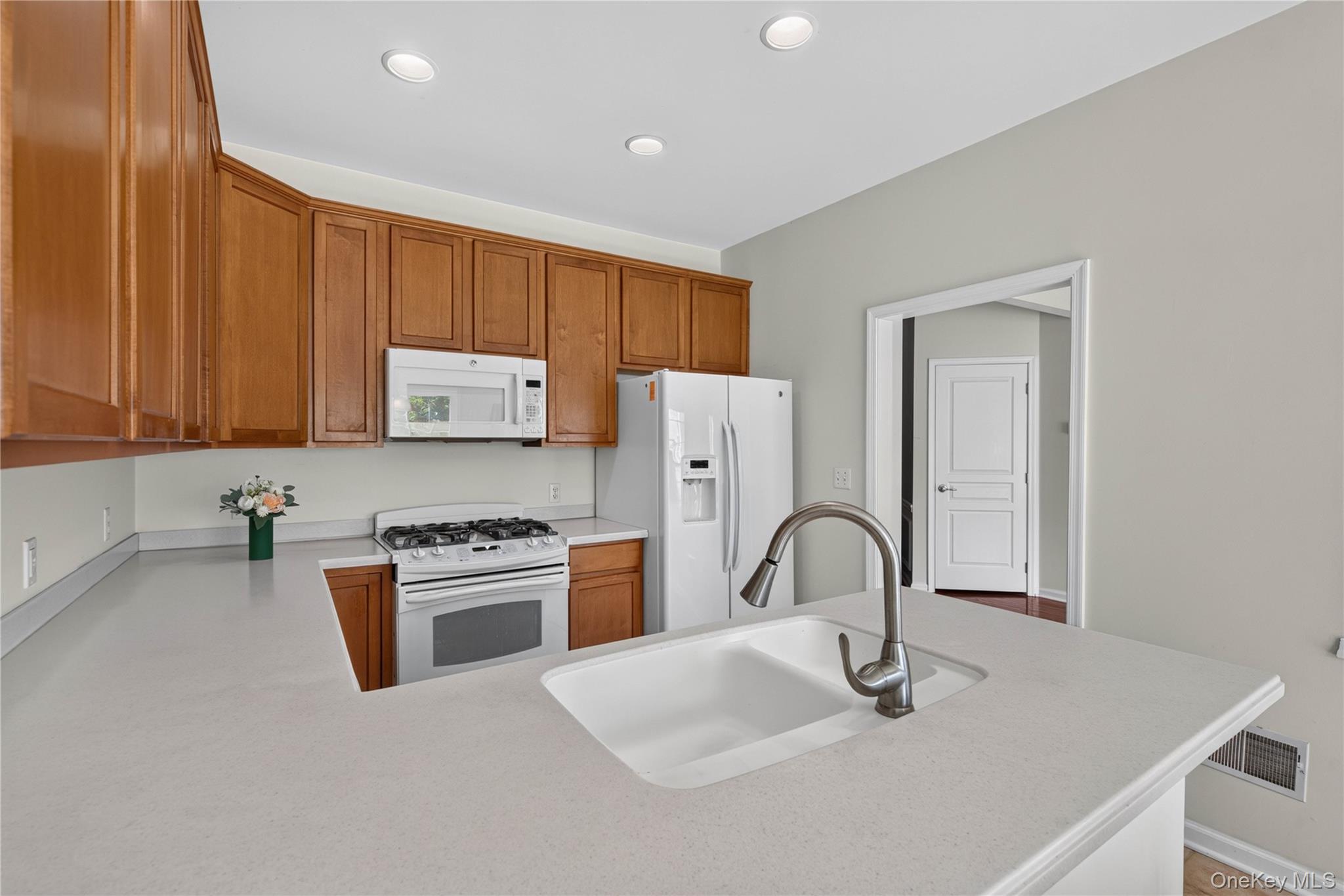 30 Banbury Way, Unit 1204 photo 22