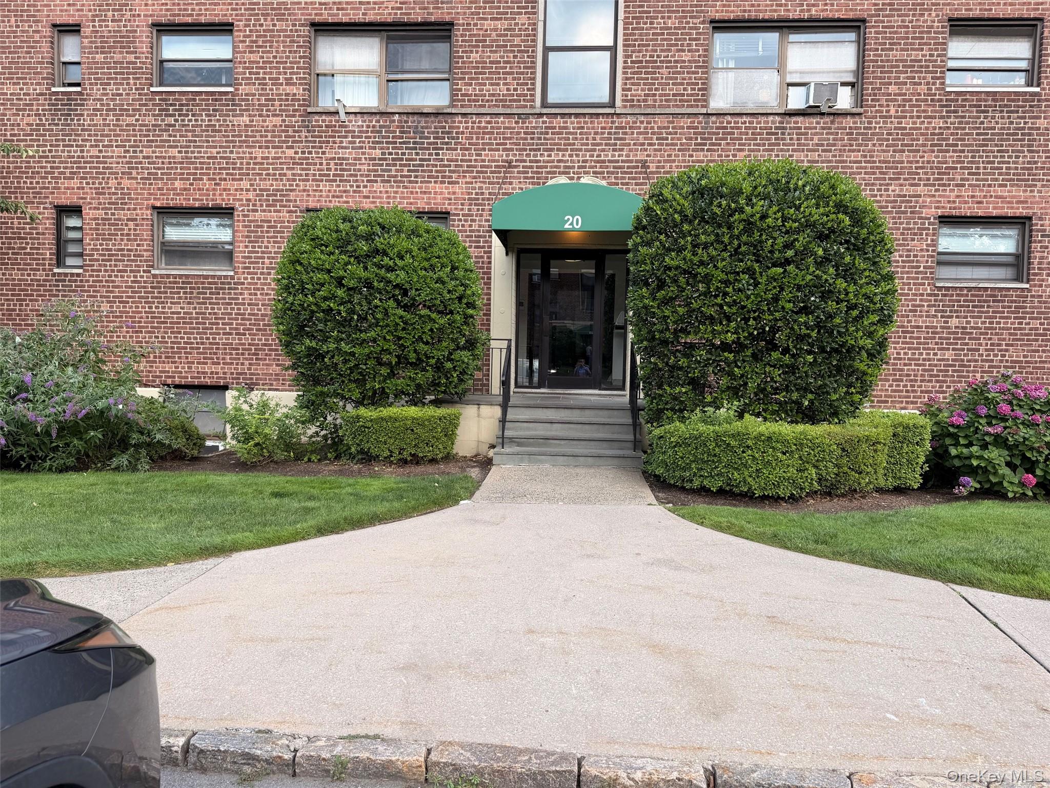 20 Shady Glen Court, Unit H photo 9