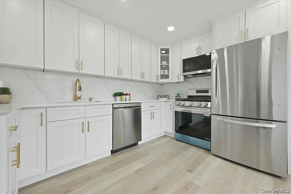 84 N Fordham Road – For Sale photo 2