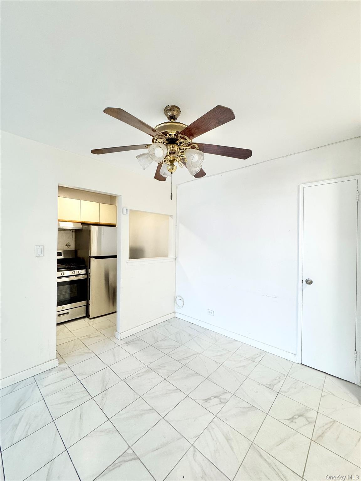 83-25 Vietor Avenue, Unit 5C photo 5