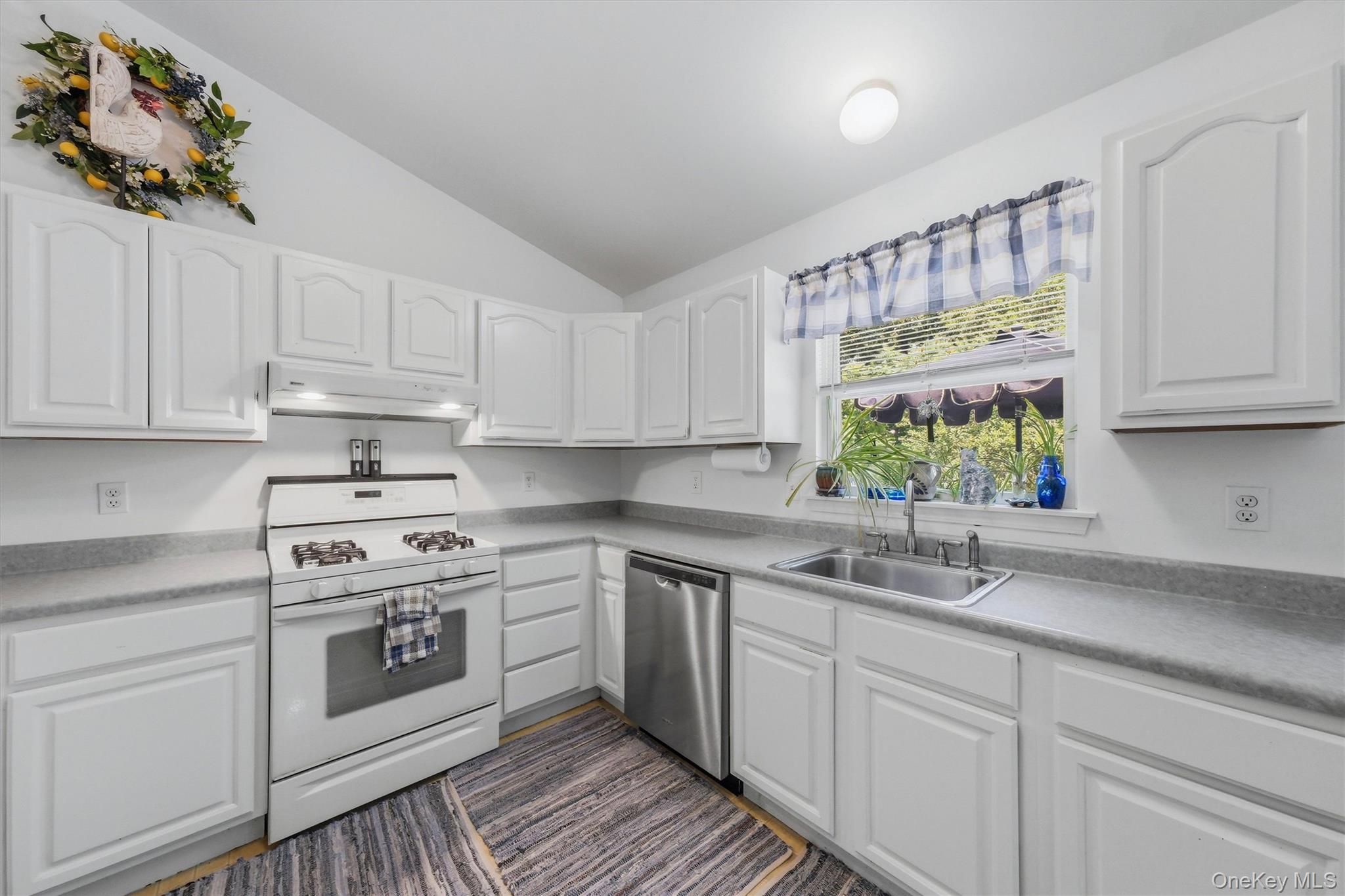 22 Rosewood Lane – For Sale photo 23