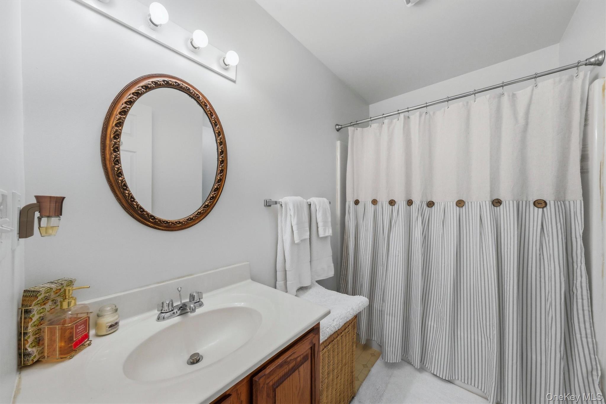 22 Rosewood Lane – For Sale photo 33
