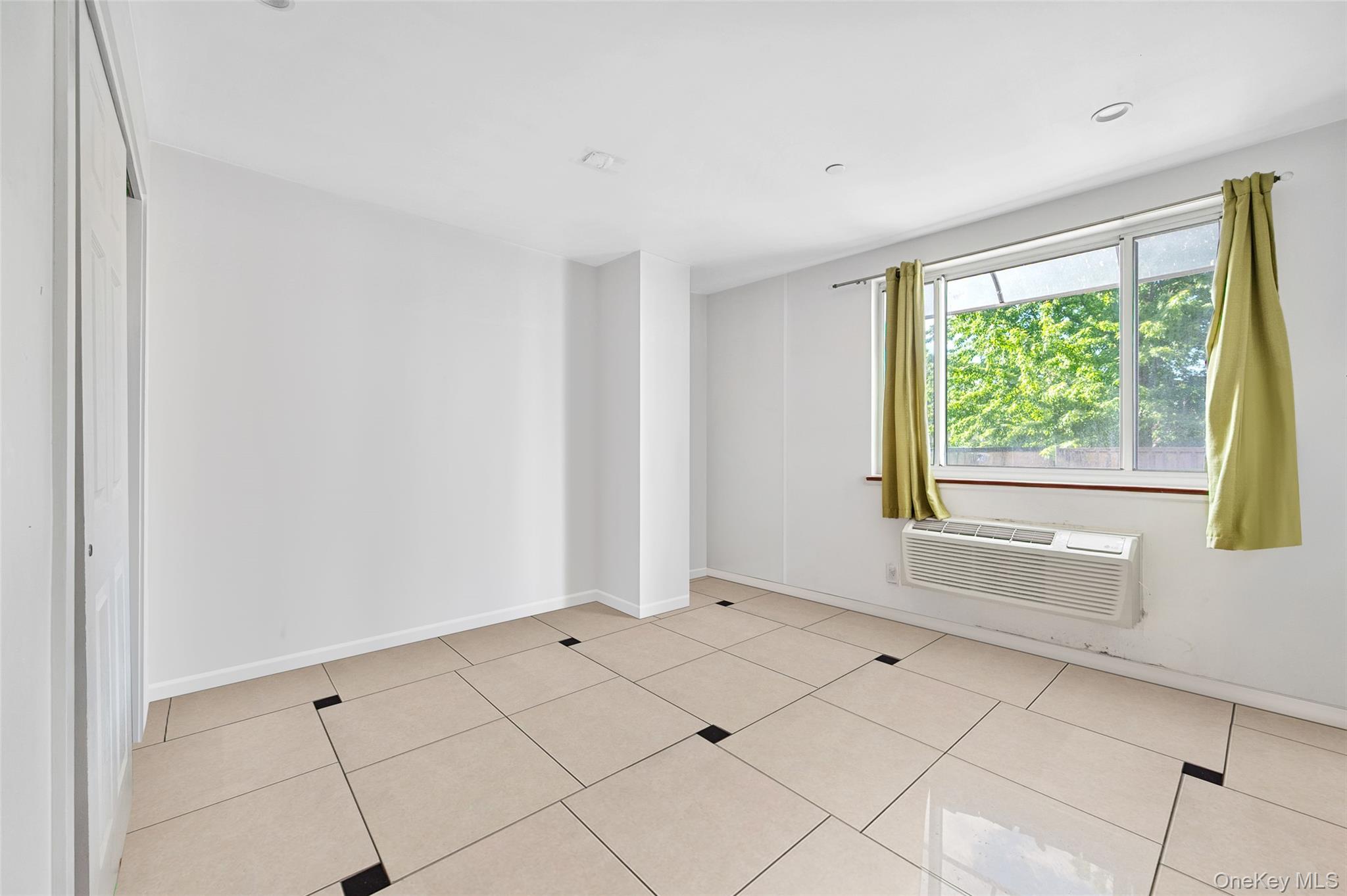 10607 Northern Boulevard, Unit 2B photo 2