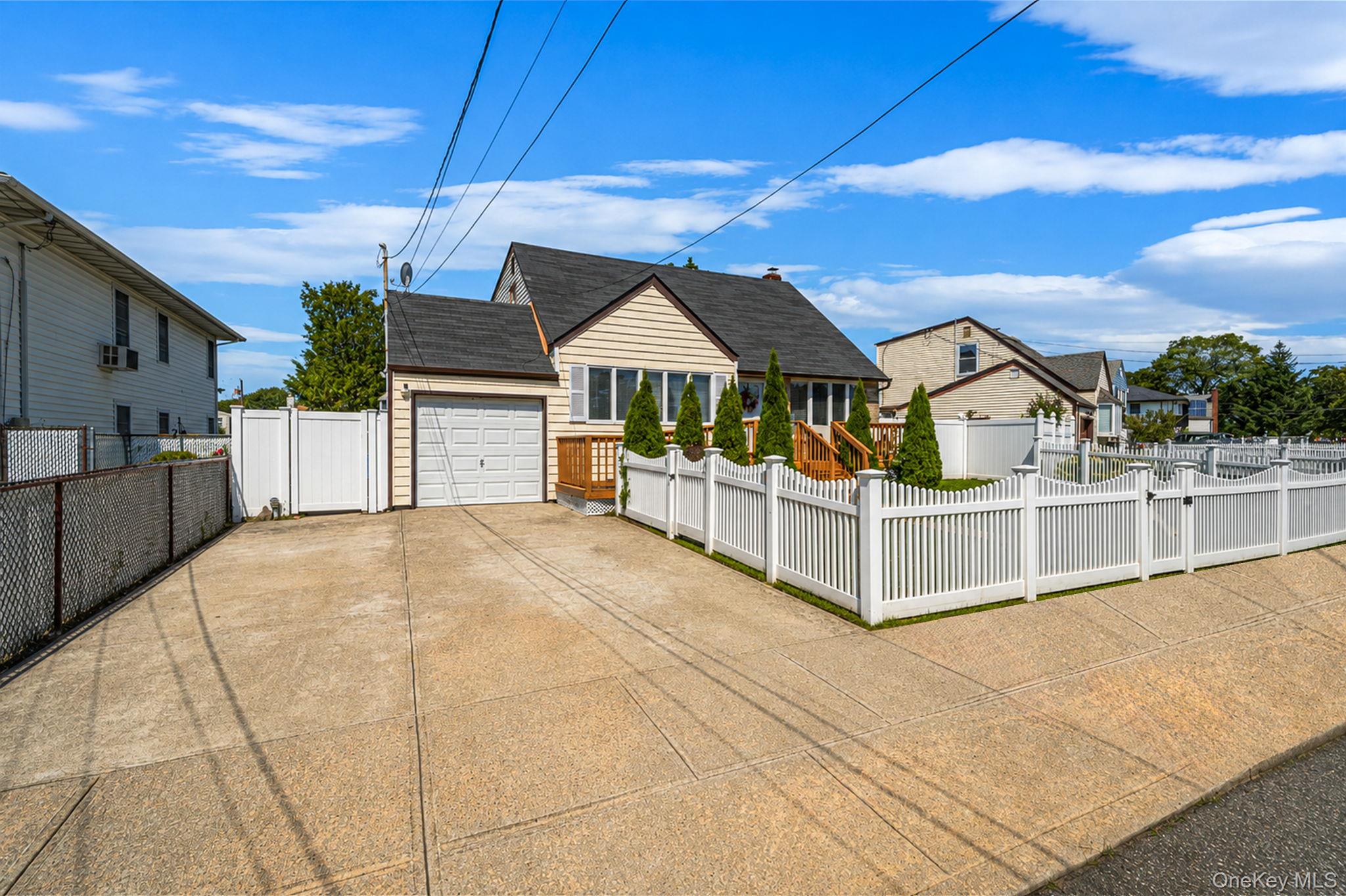 93 Deauville Boulevard – For Sale photo 2