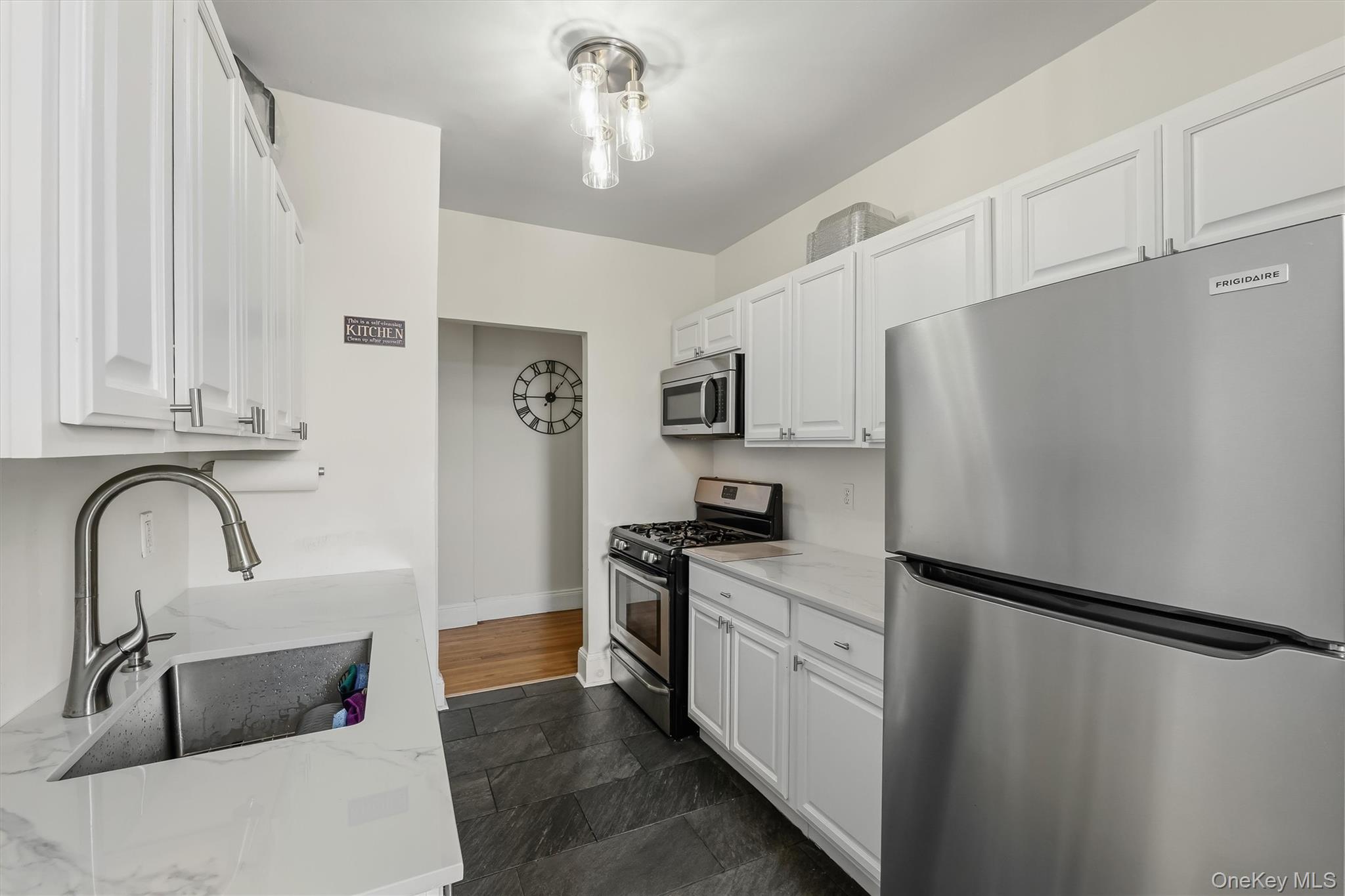 475 Bronx River Road, Unit 4B photo 13