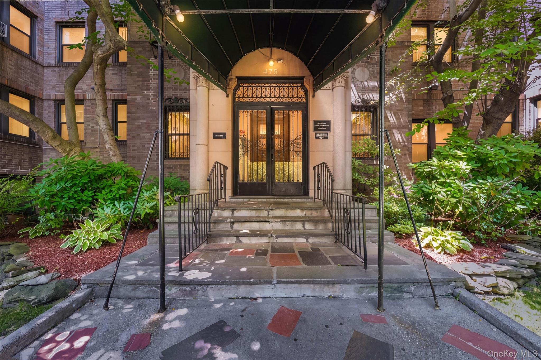 475 Bronx River Road, Unit 4B
