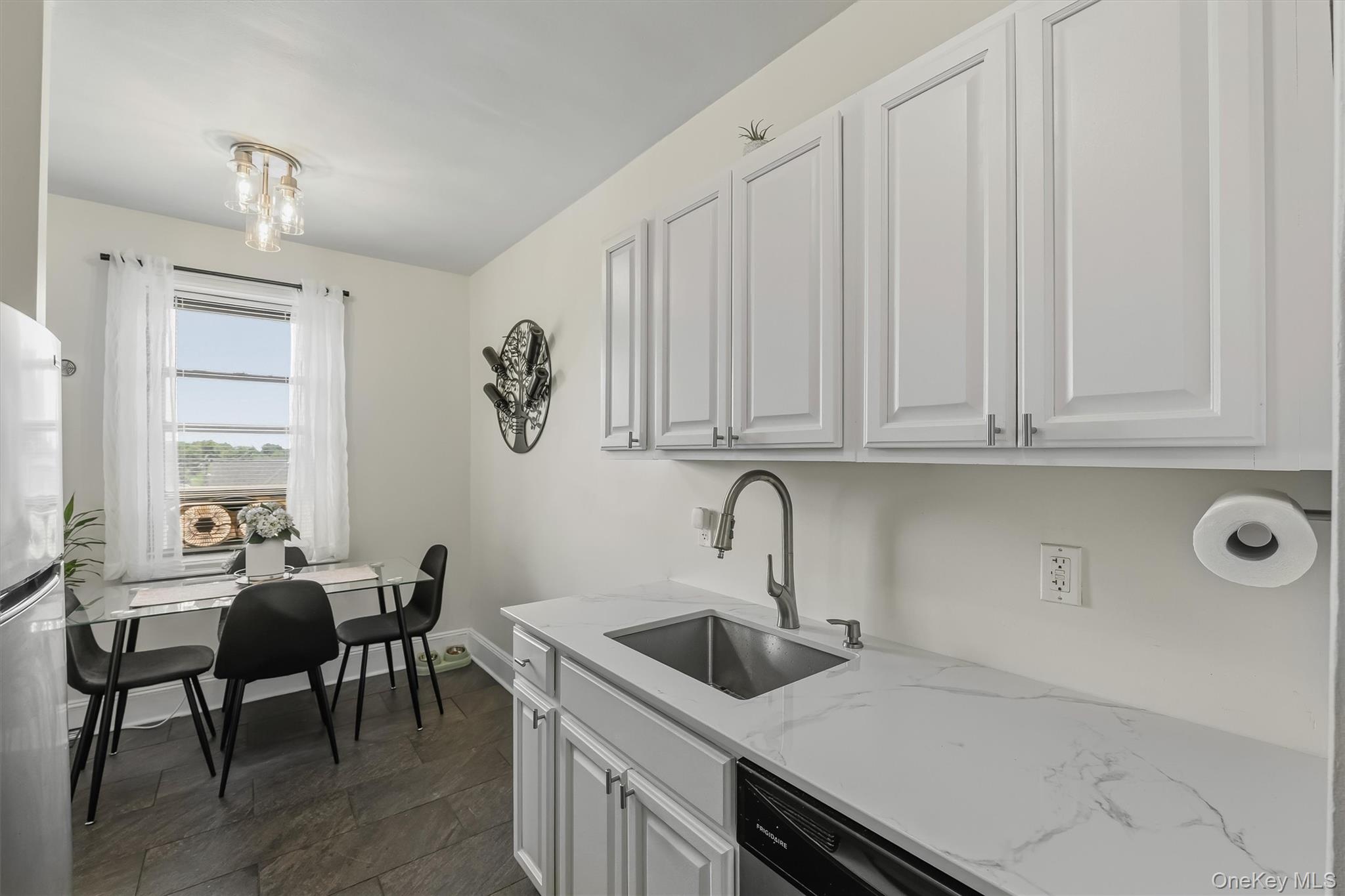 475 Bronx River Road, Unit 4B photo 16
