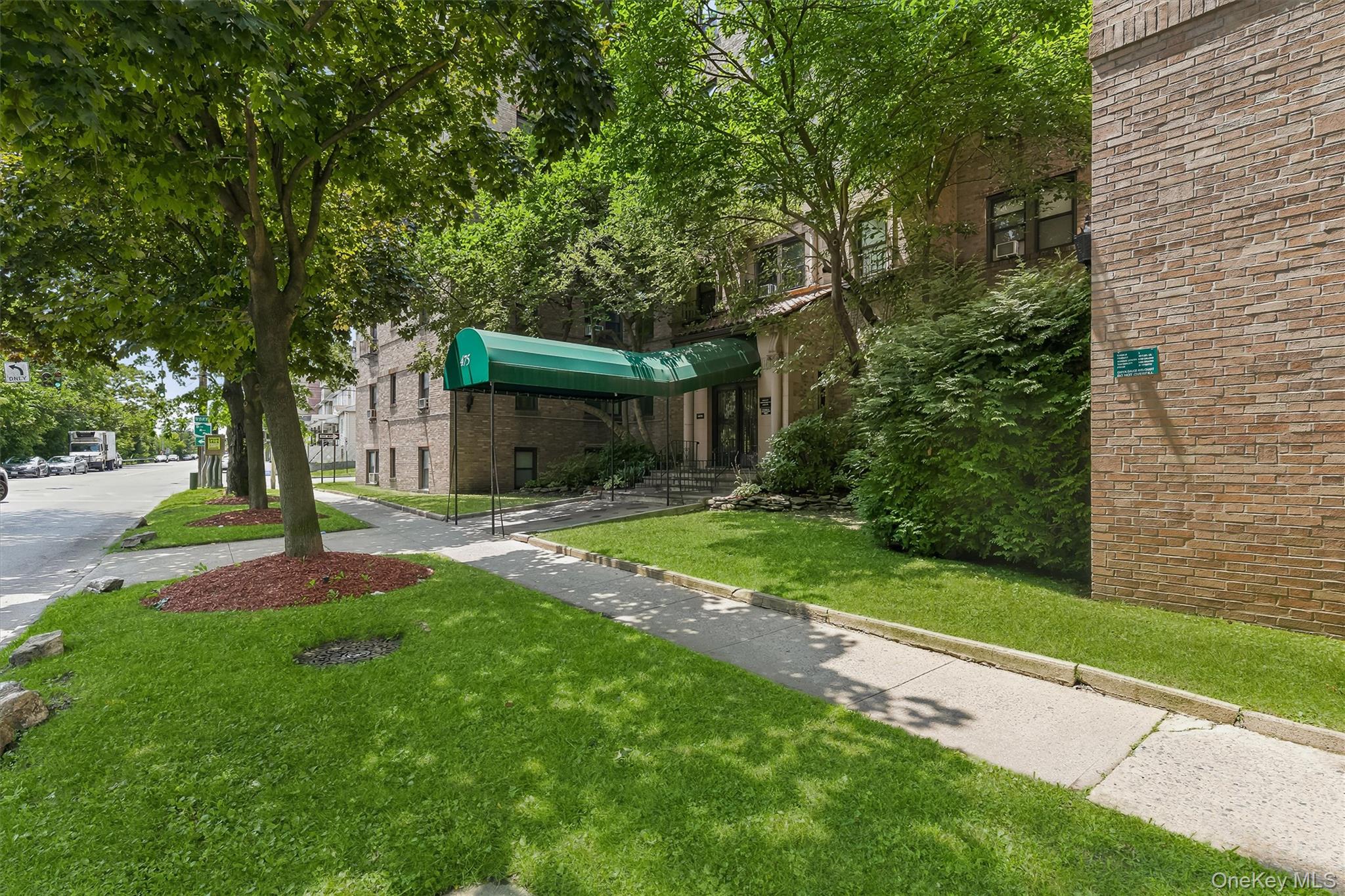 475 Bronx River Road, Unit 4B photo 21
