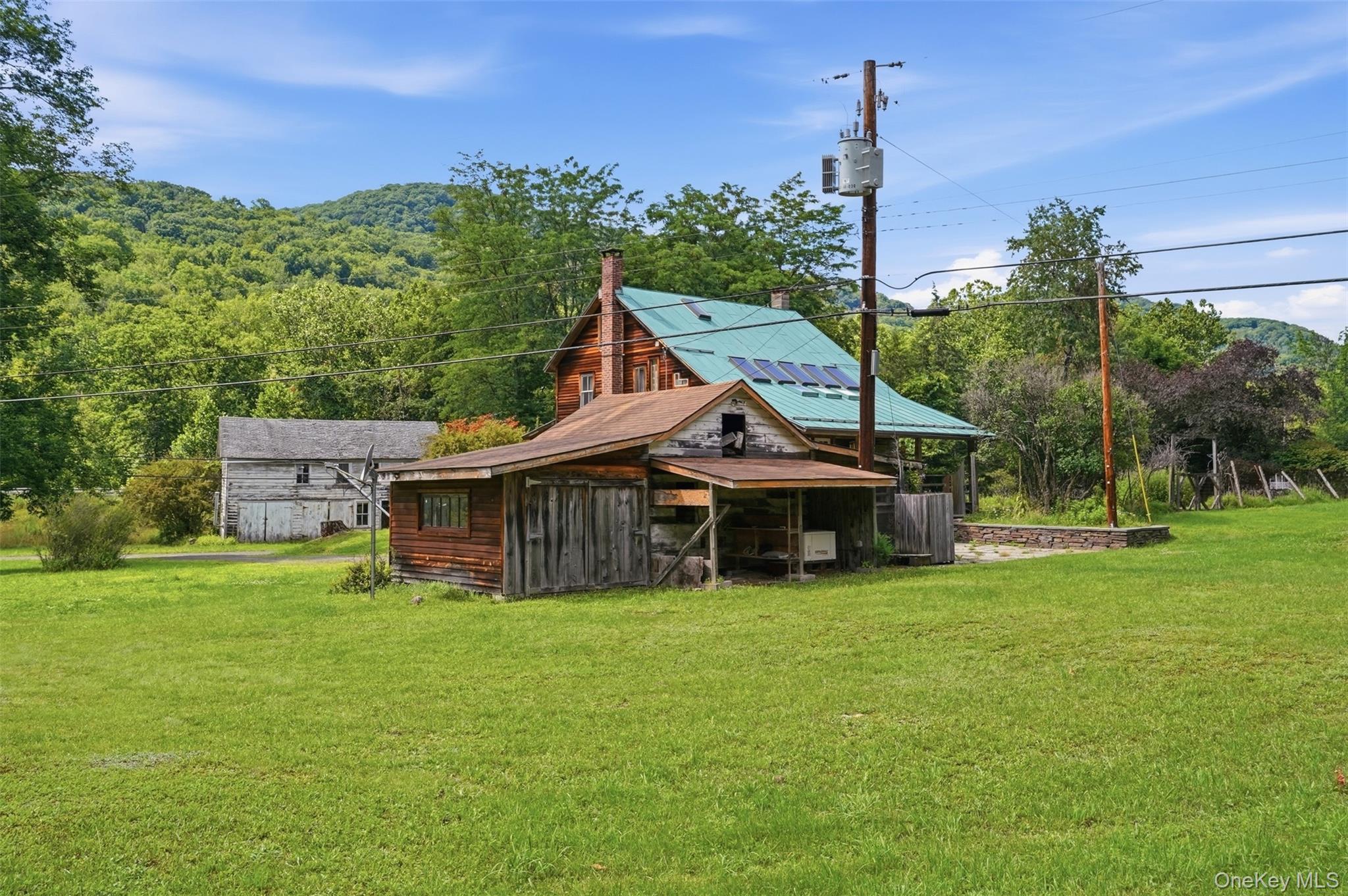 736 Sundown Road – For Sale photo 7