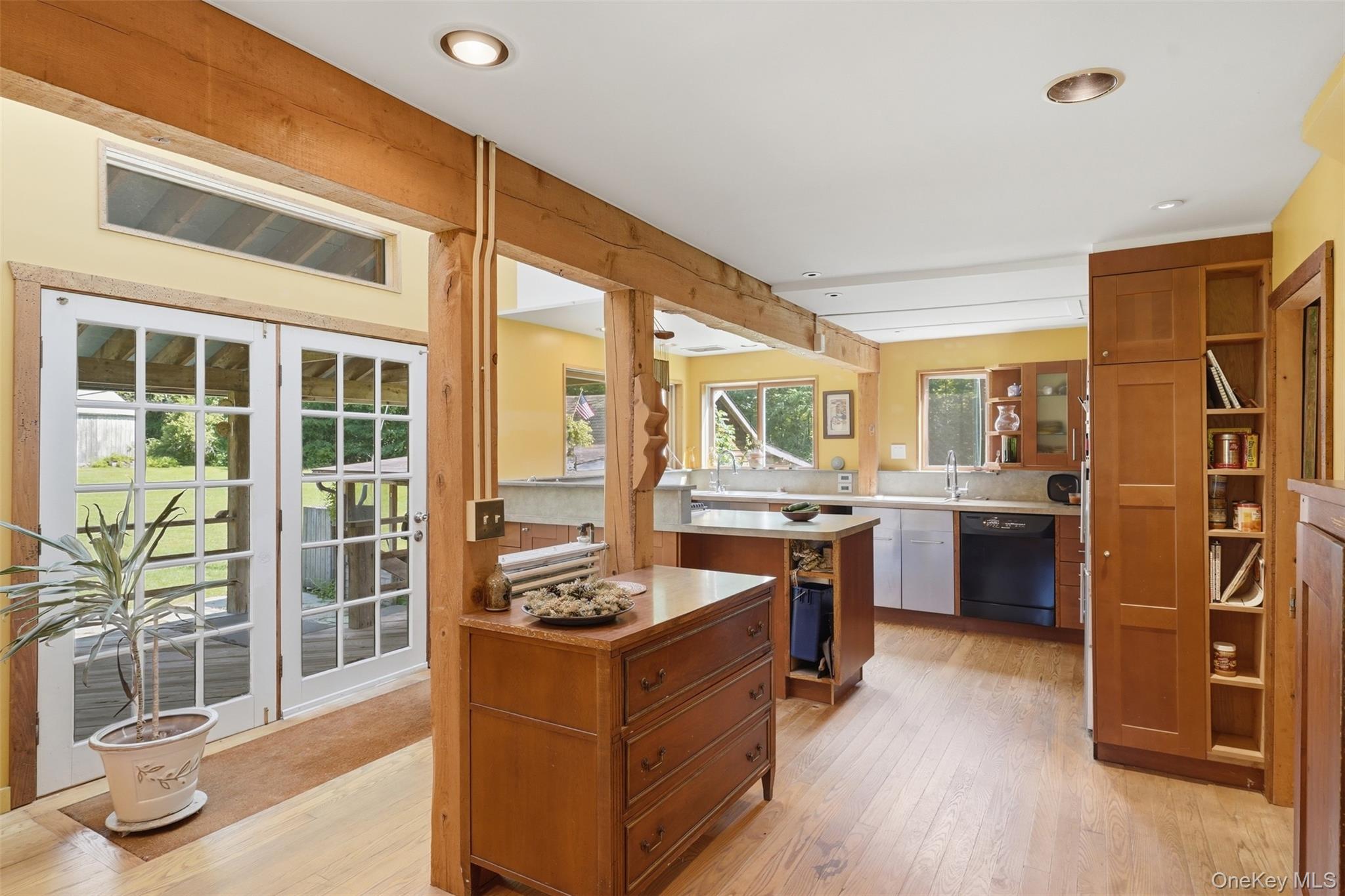 736 Sundown Road – For Sale photo 17