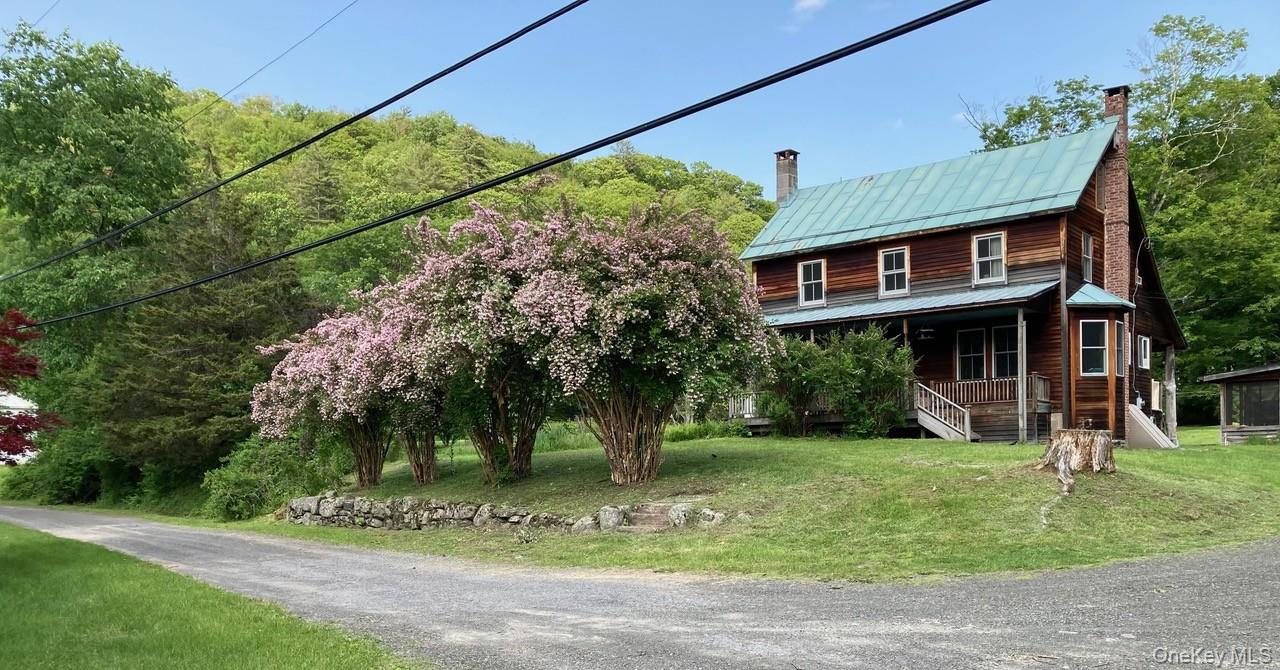 736 Sundown Road – For Sale