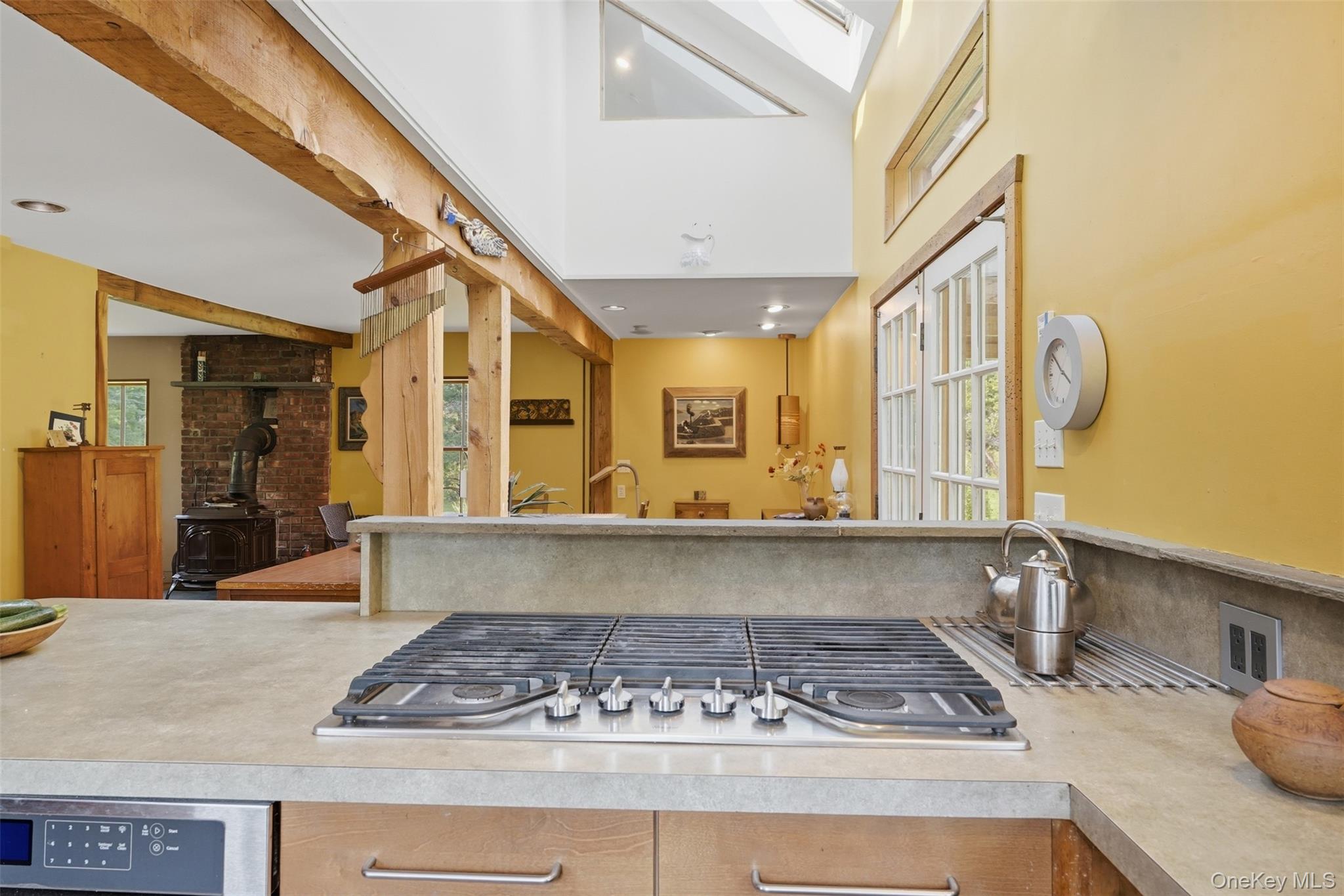 736 Sundown Road – For Sale photo 16