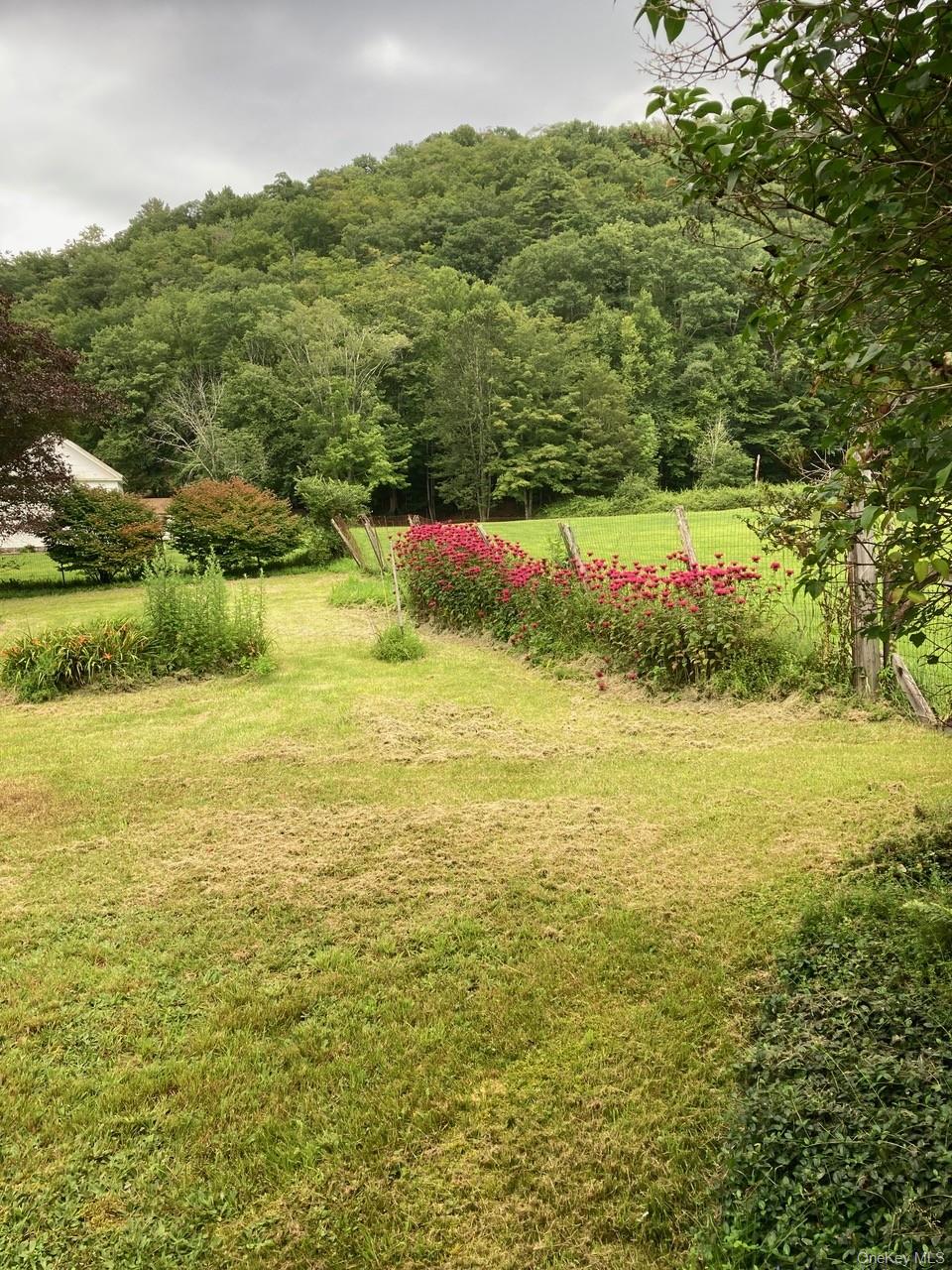 736 Sundown Road – For Sale photo 6
