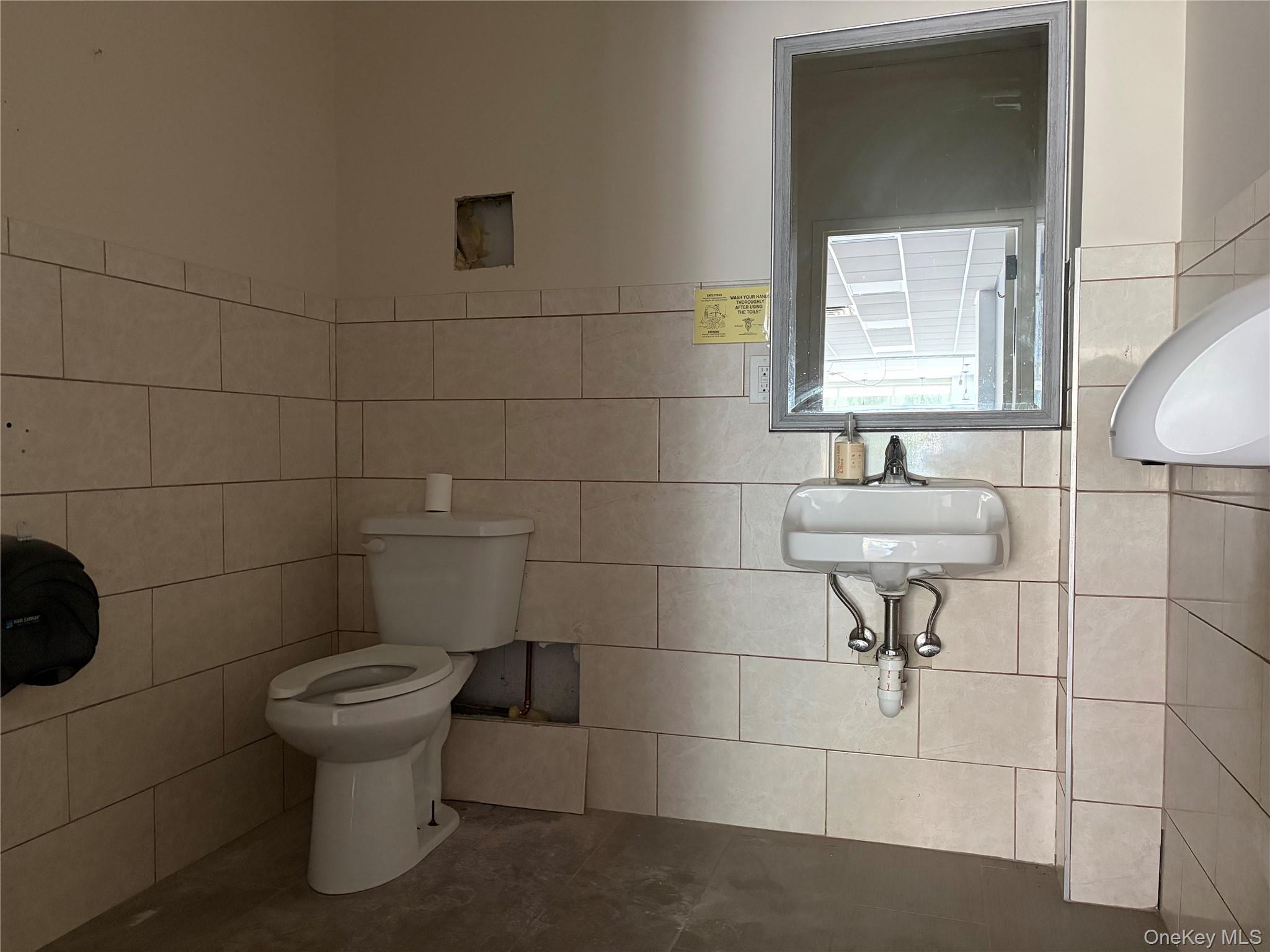 355 Union Boulevard – For Rent photo 10