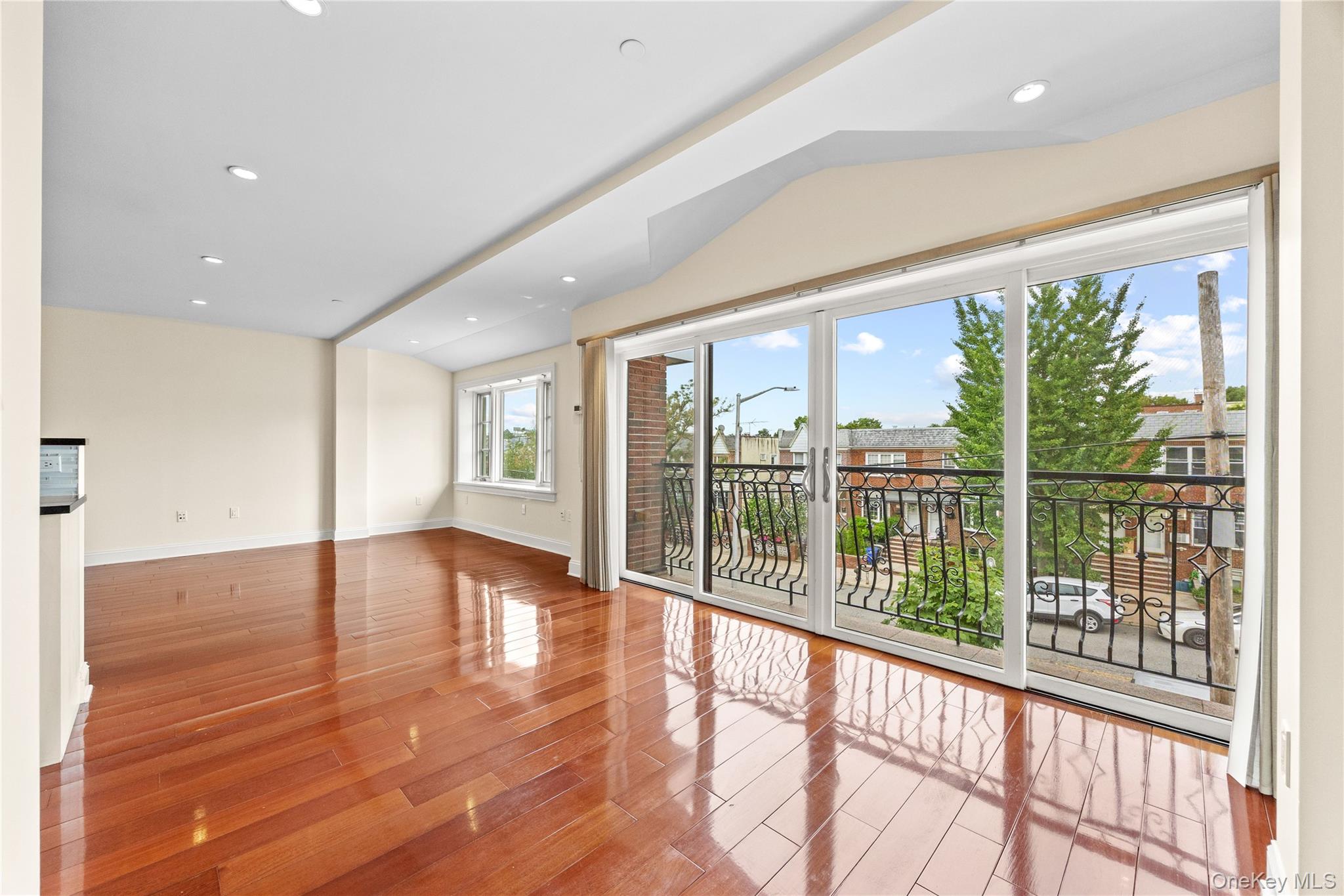 185 Battery Avenue, Unit 2A photo 3