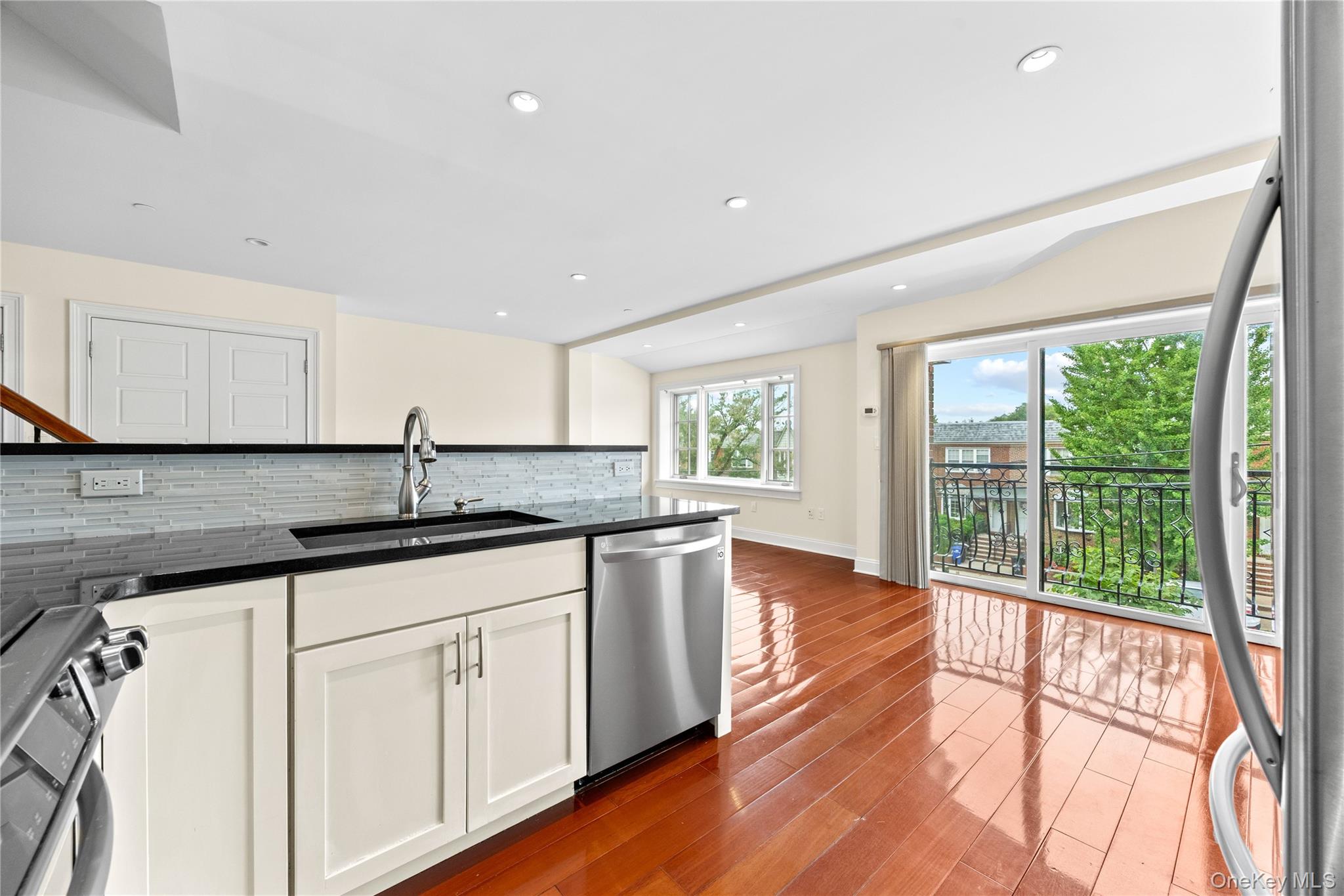 185 Battery Avenue, Unit 2A photo 16
