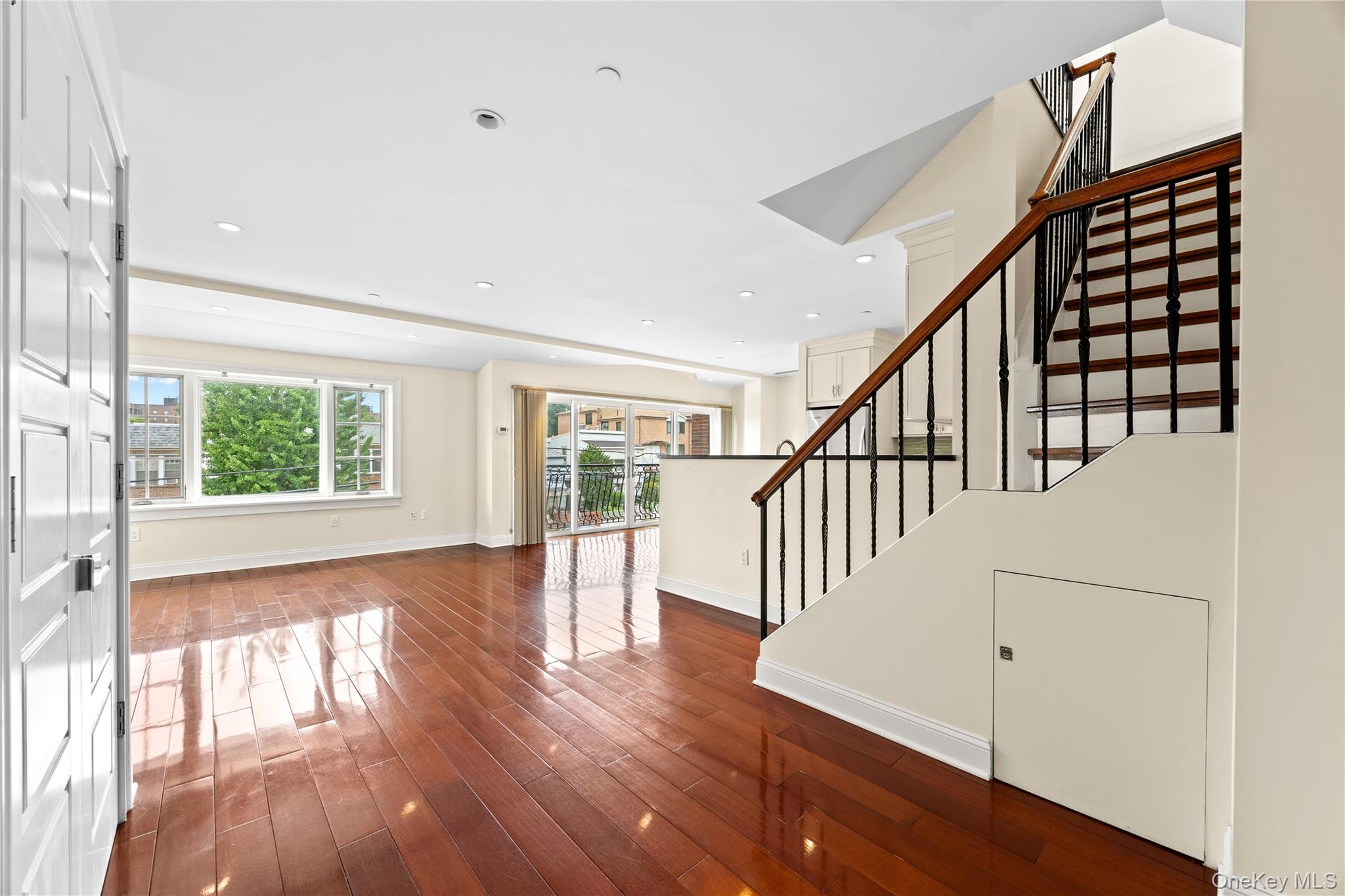 185 Battery Avenue, Unit 2A photo 2