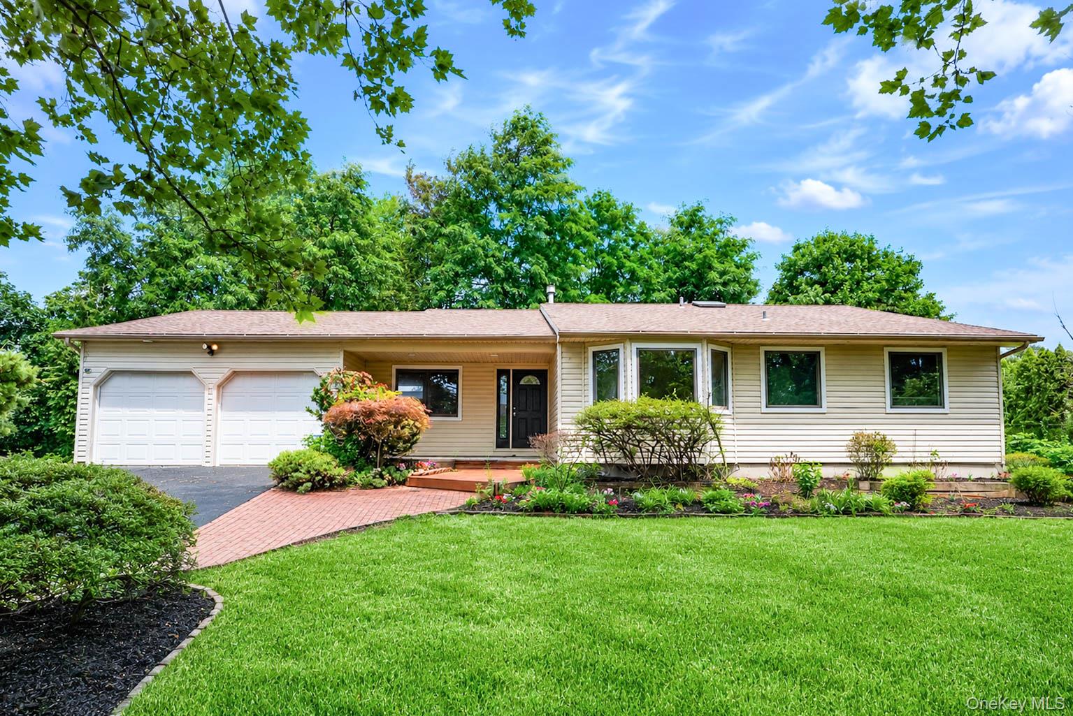 15 Dix Circle – For Sale