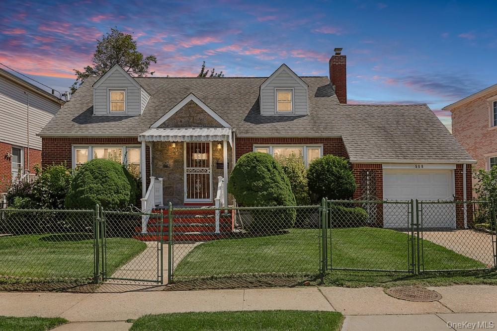560 N 6th Street – For Sale