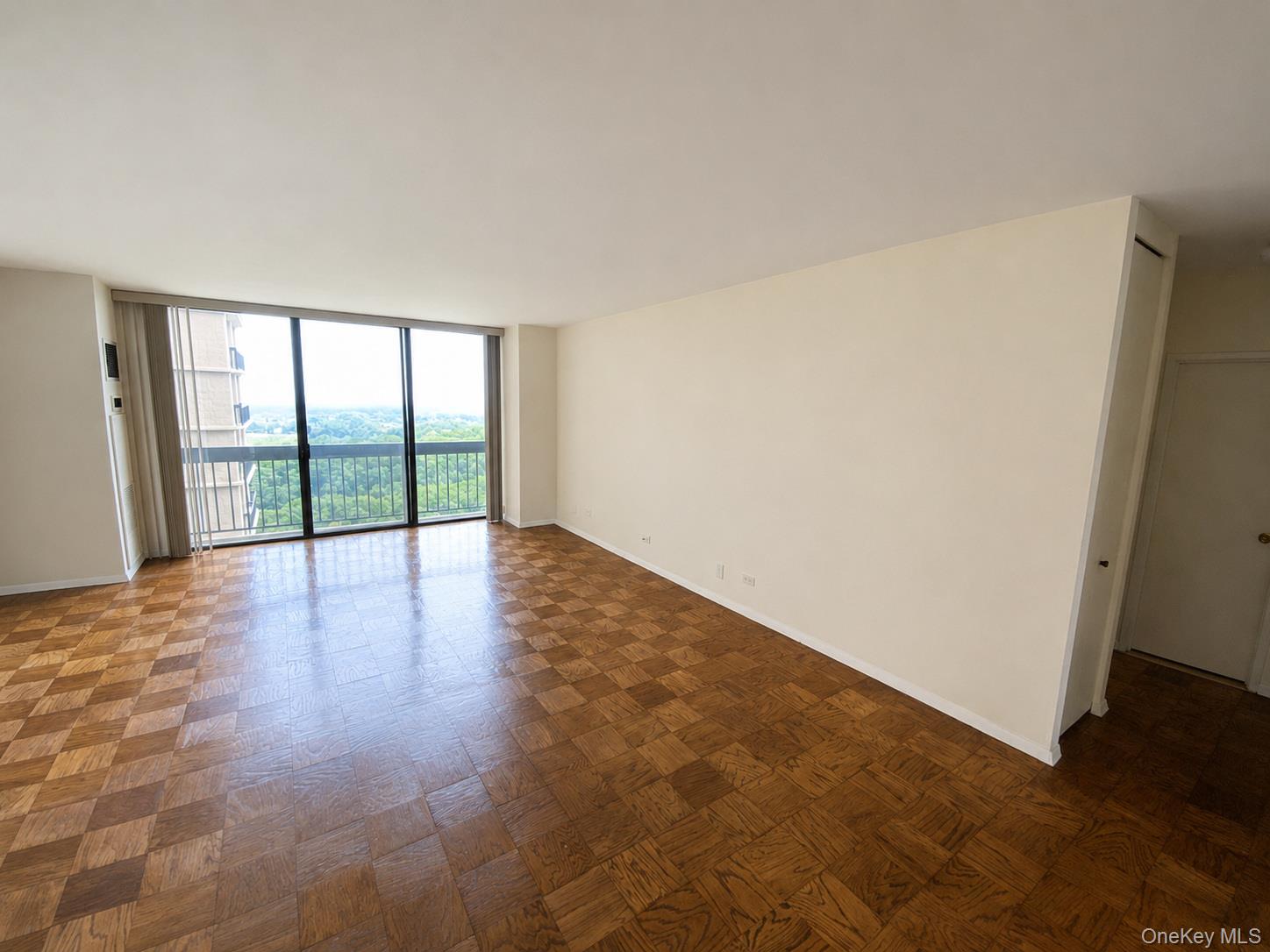 27110 Grand Central Parkway, Unit 25Y photo 6