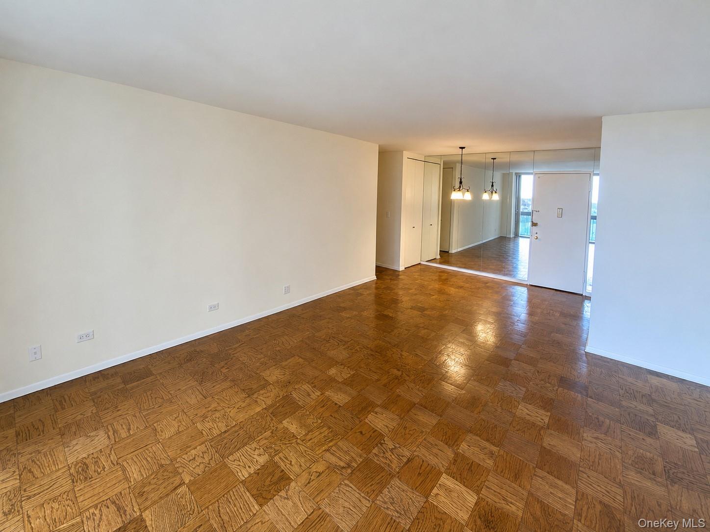 27110 Grand Central Parkway, Unit 25Y photo 3