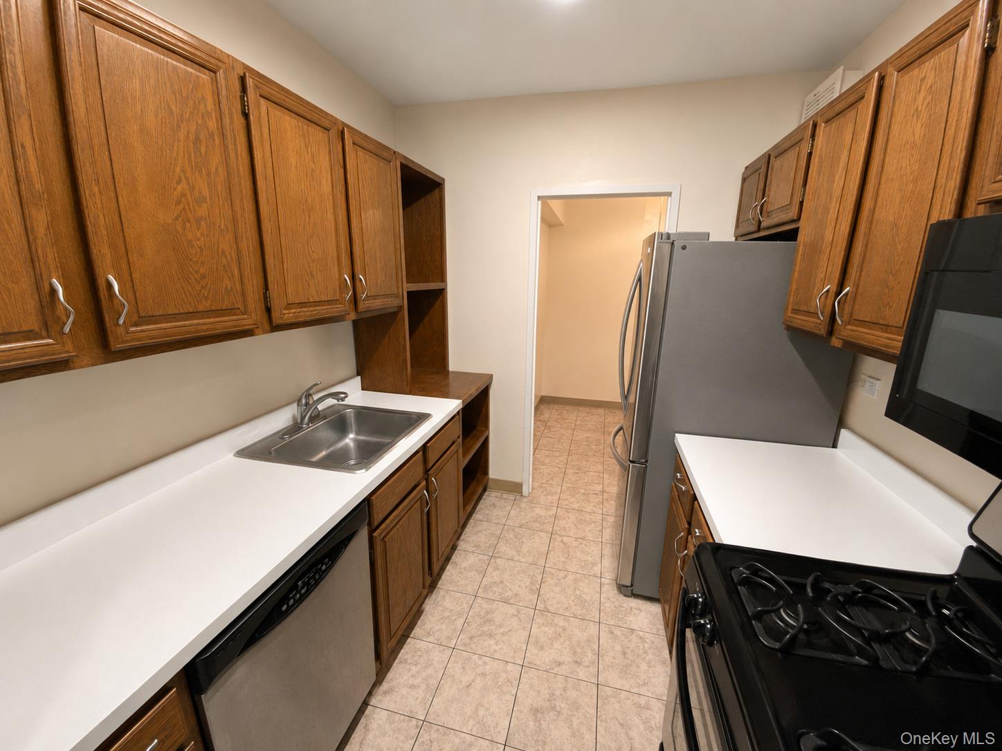 27110 Grand Central Parkway, Unit 25Y photo 9