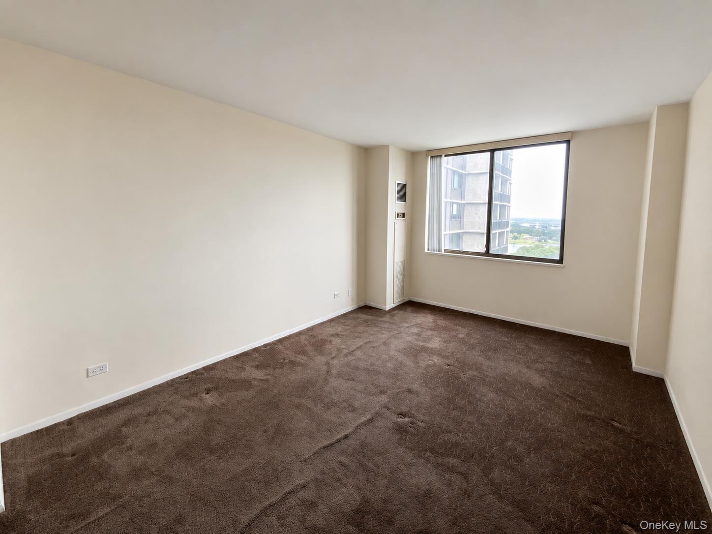 27110 Grand Central Parkway, Unit 25Y photo 13