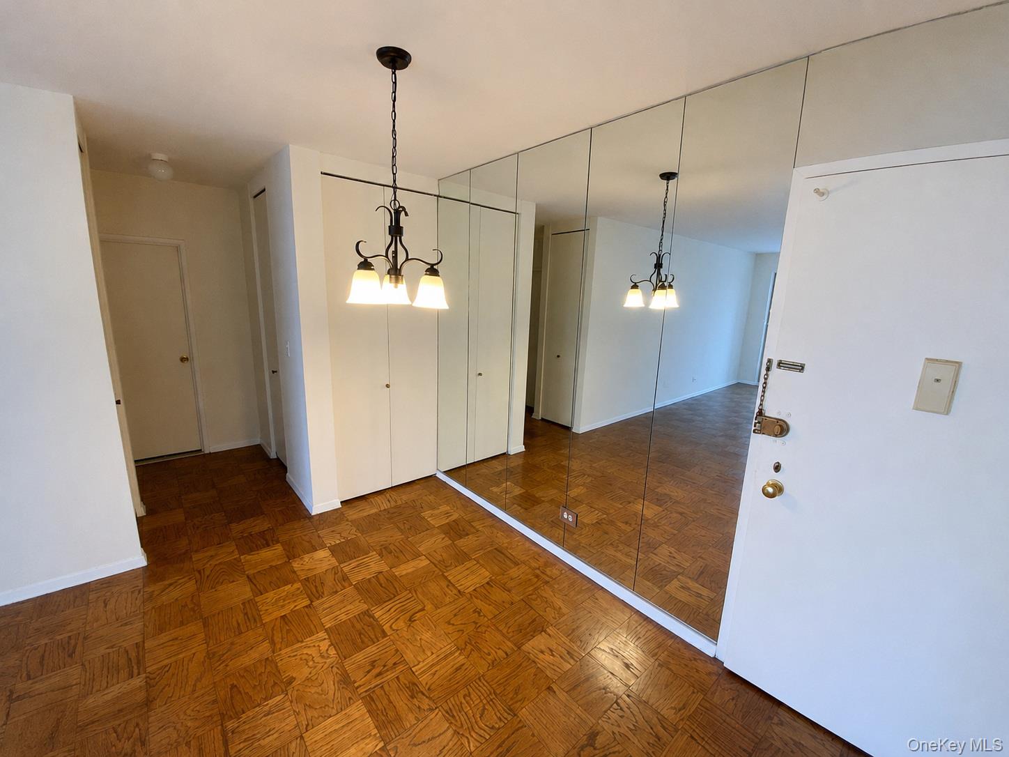 27110 Grand Central Parkway, Unit 25Y photo 7