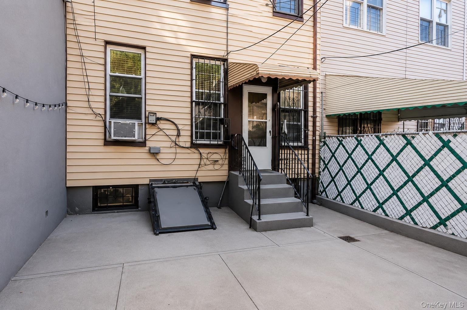 554 Central Avenue – For Sale photo 13