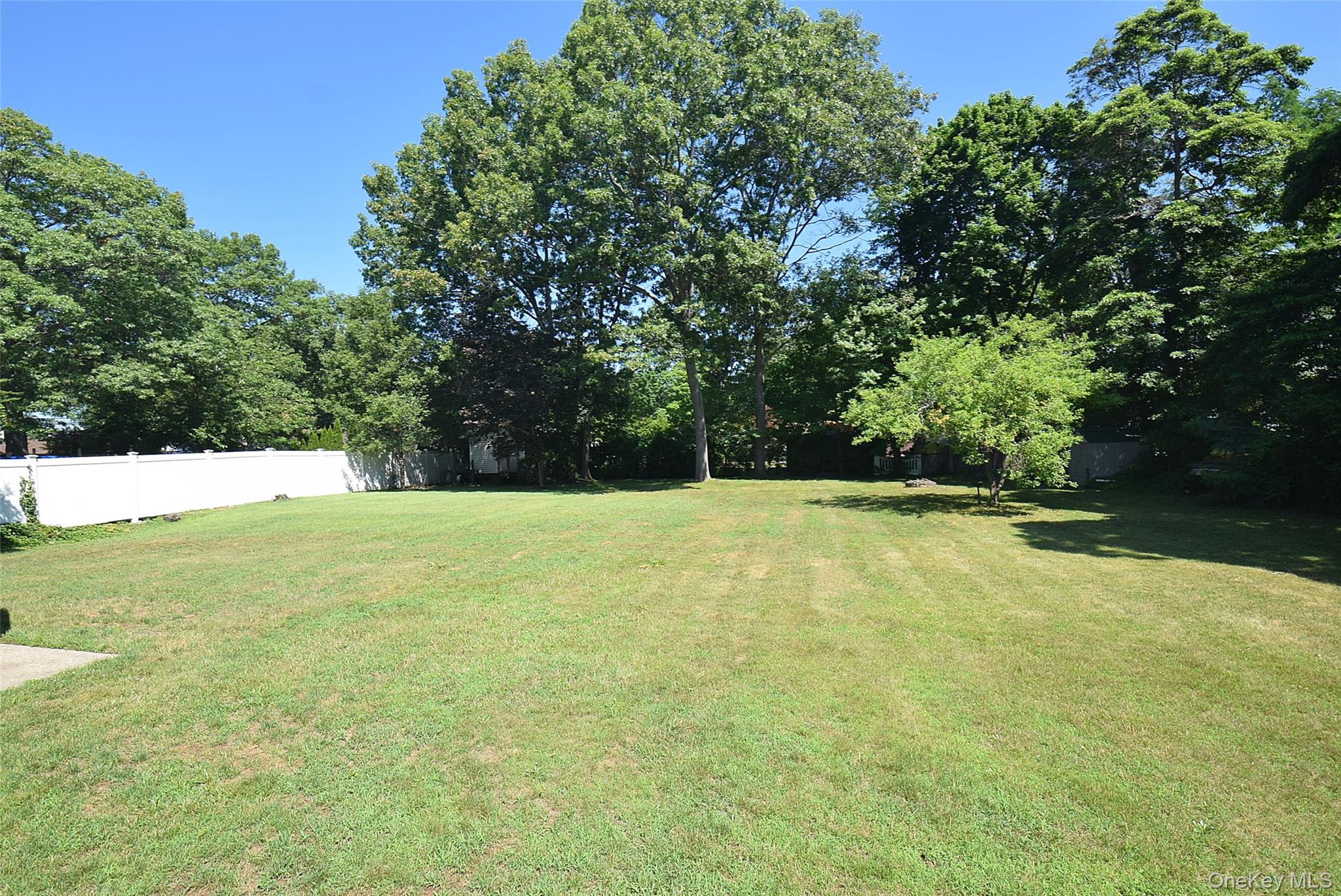 587 Johnson Avenue – For Sale photo 24