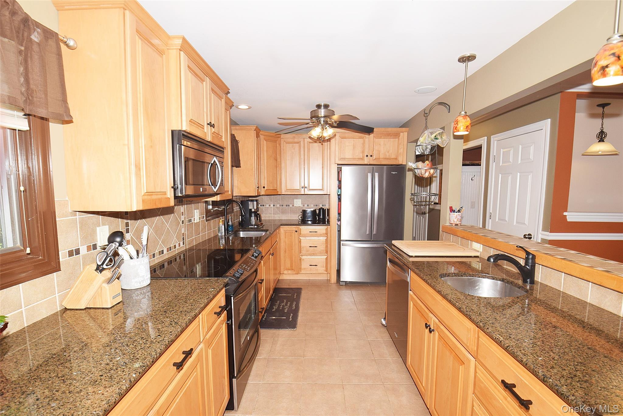 587 Johnson Avenue – For Sale photo 2