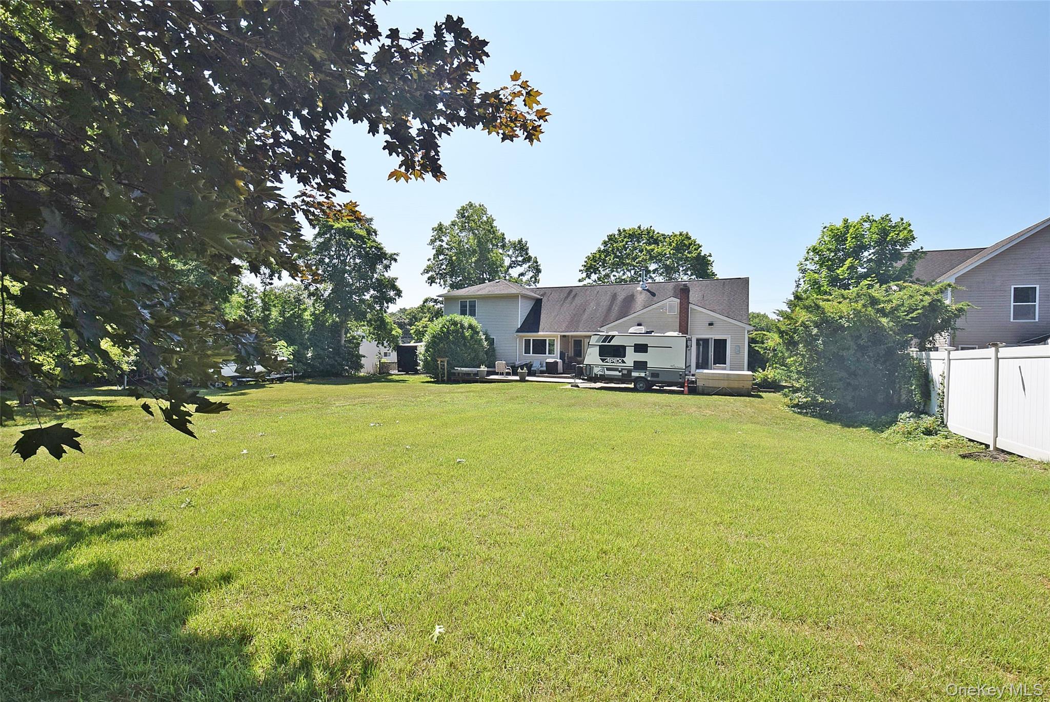 587 Johnson Avenue – For Sale photo 27