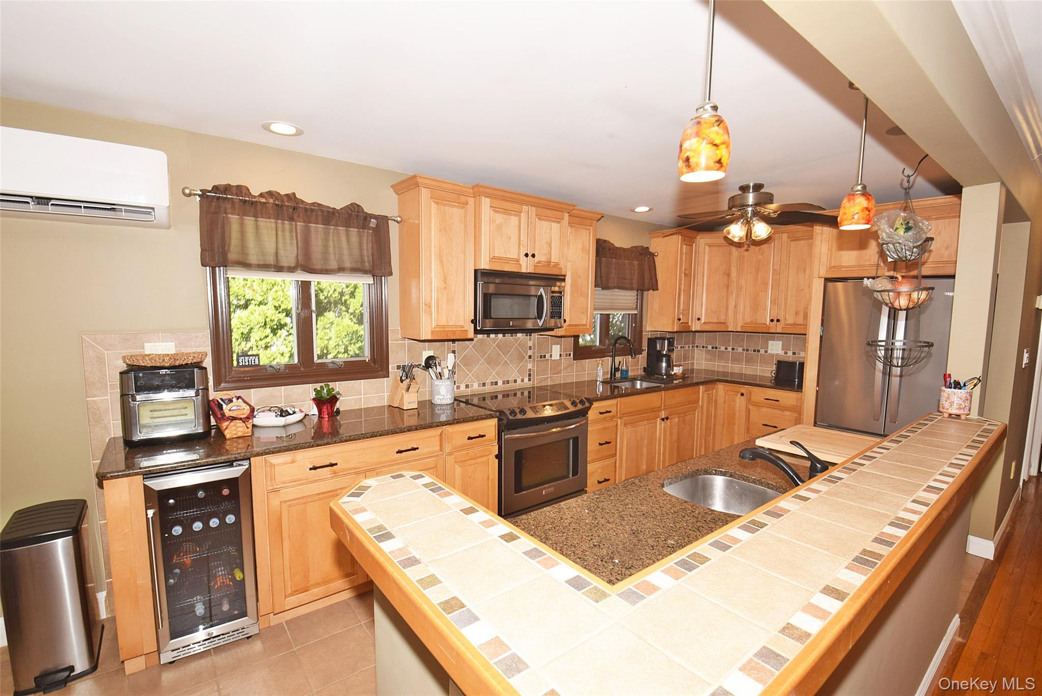 587 Johnson Avenue – For Sale photo 3
